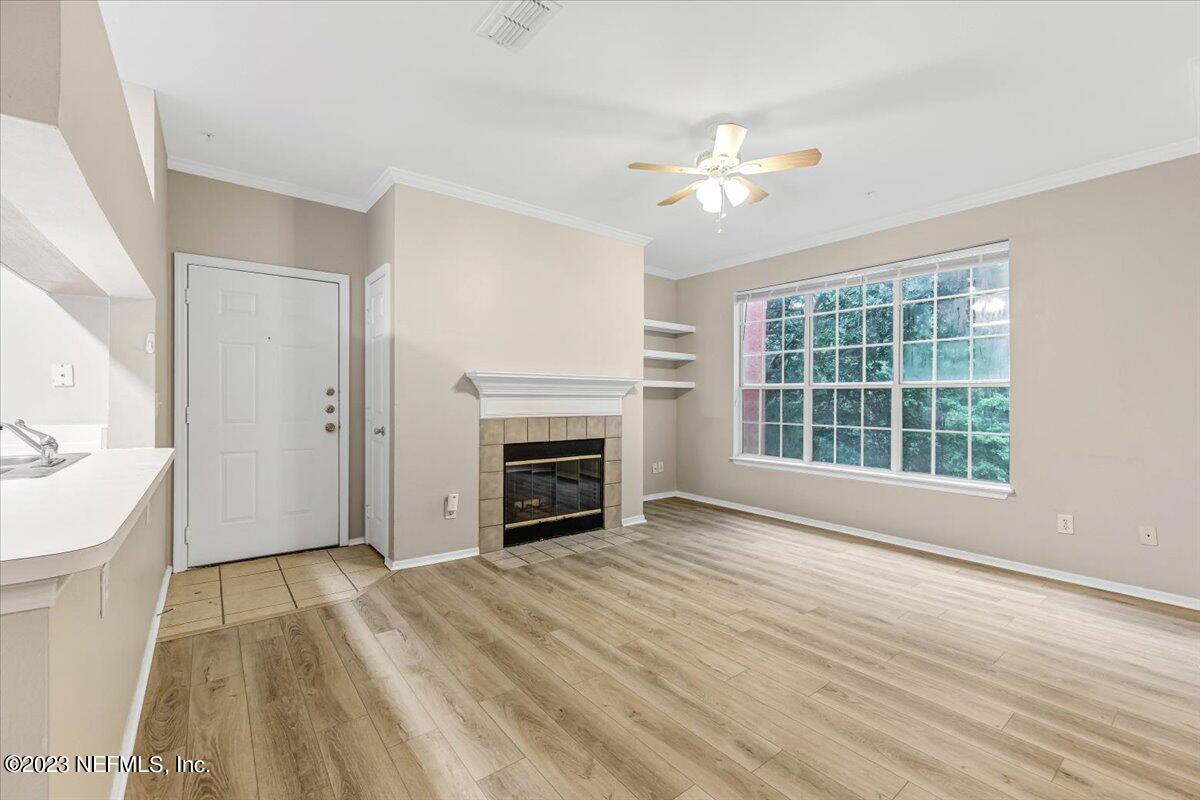 160 VERACRUZ Drive, 424