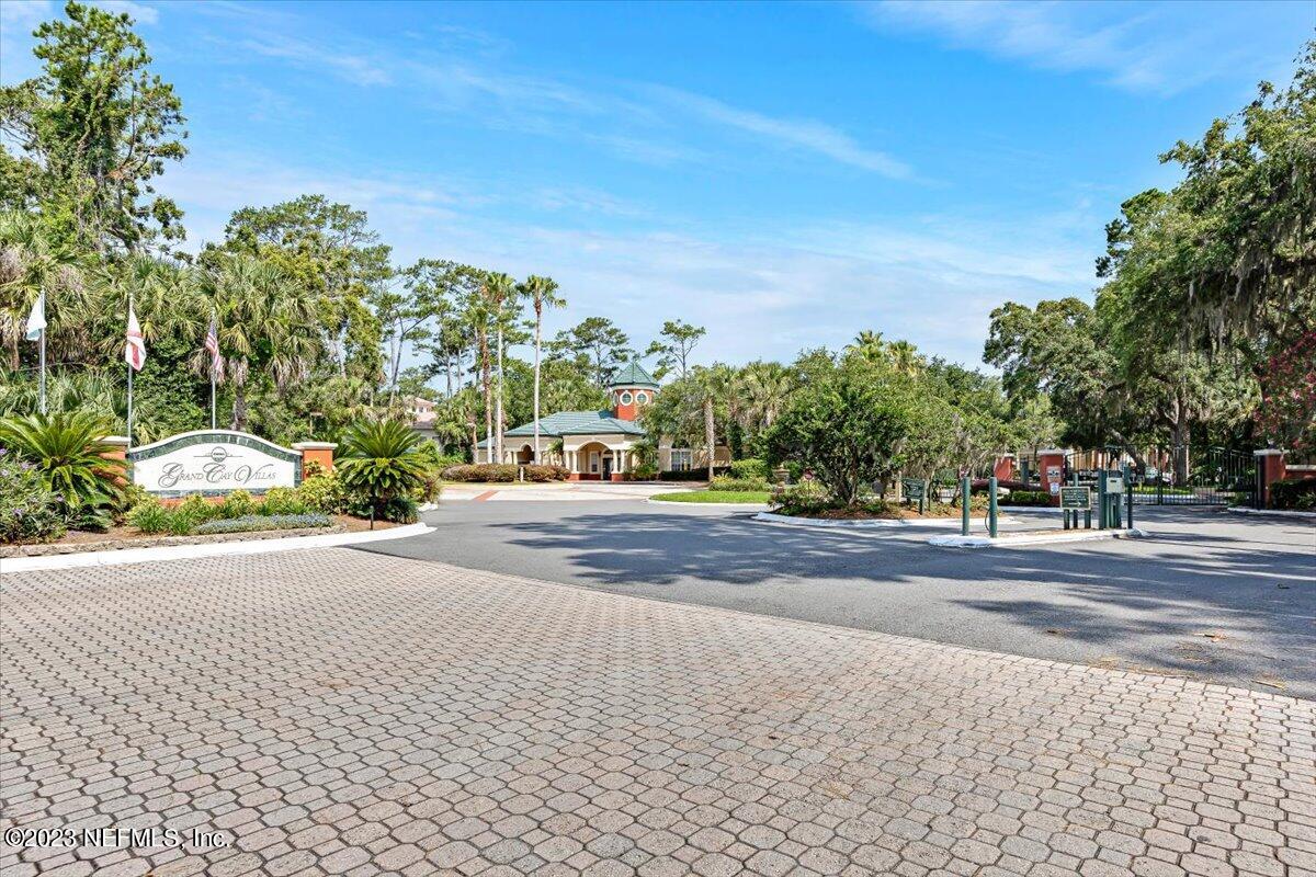 160 VERACRUZ Drive, 424