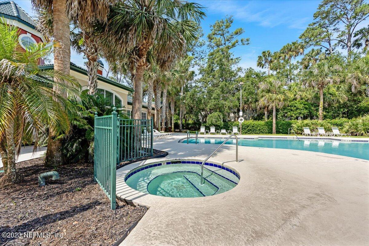 160 VERACRUZ Drive, 424