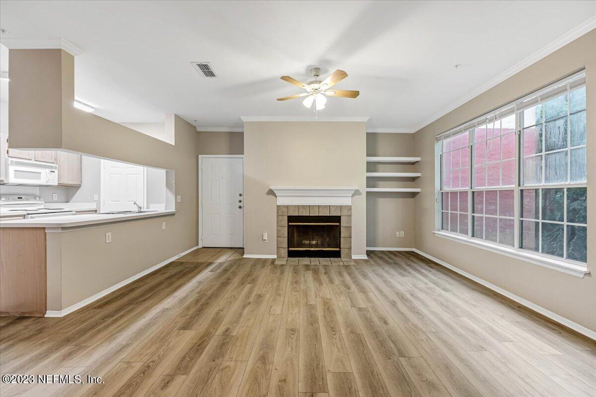 160 VERACRUZ Drive, 424