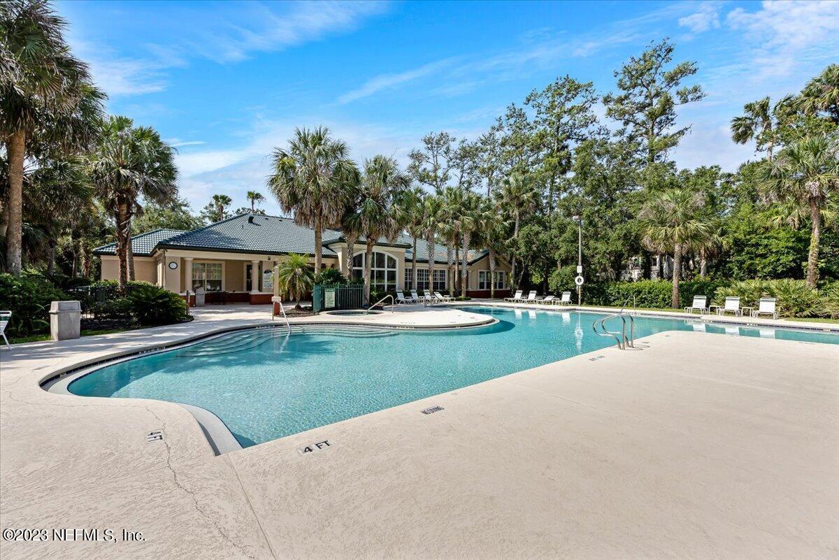 160 VERACRUZ Drive, 424