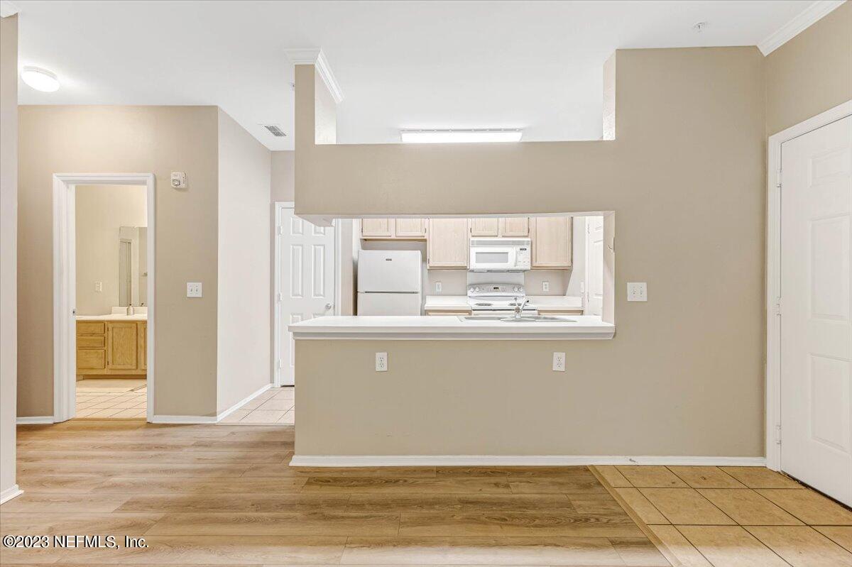 160 VERACRUZ Drive, 424