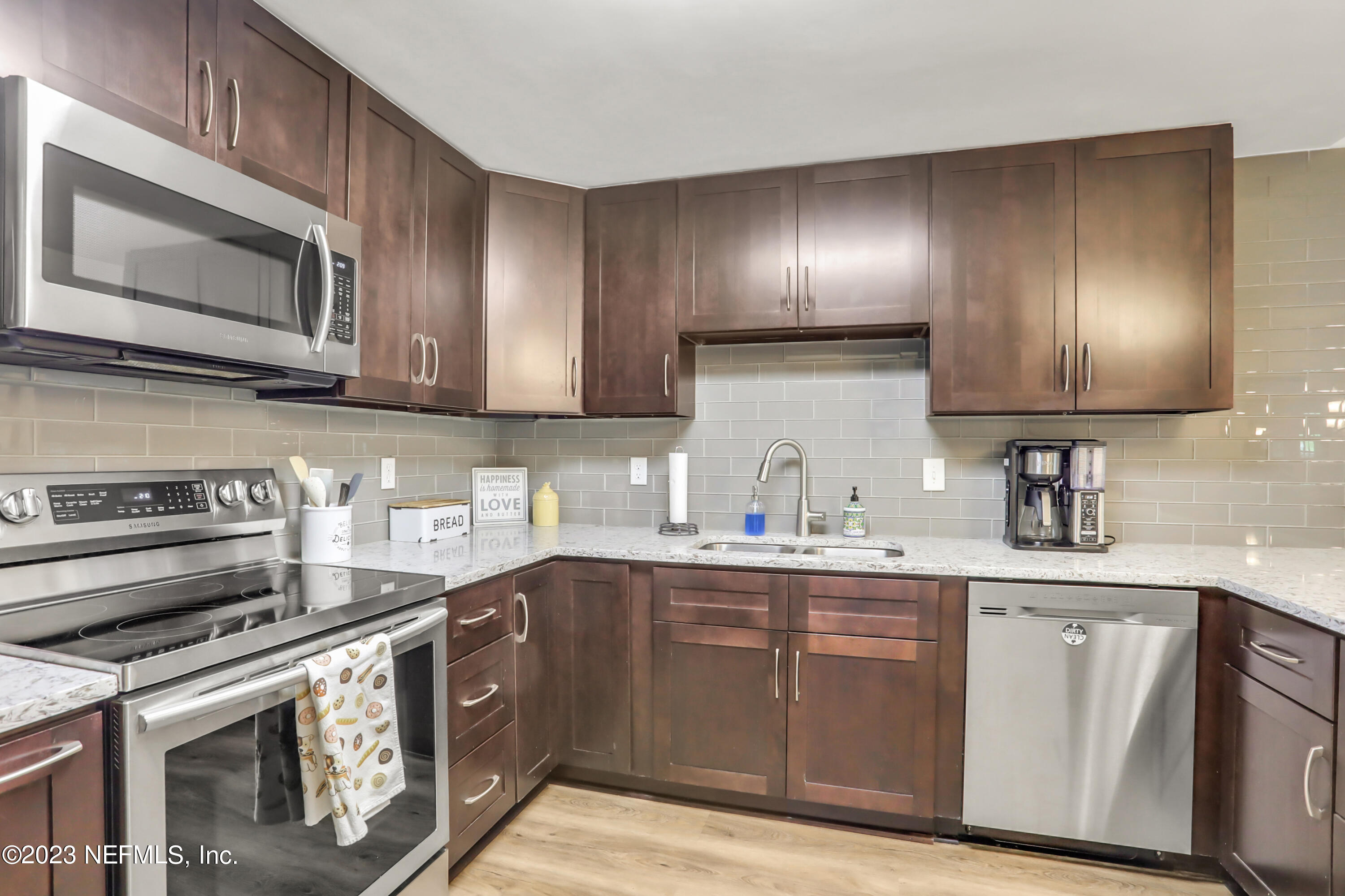 9252 SAN JOSE Boulevard, 2803