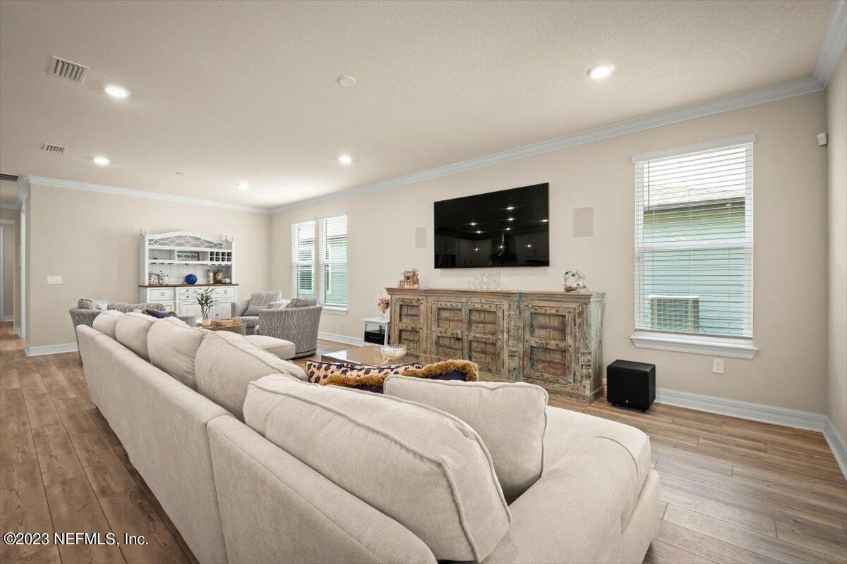 225 WOODGATE Drive