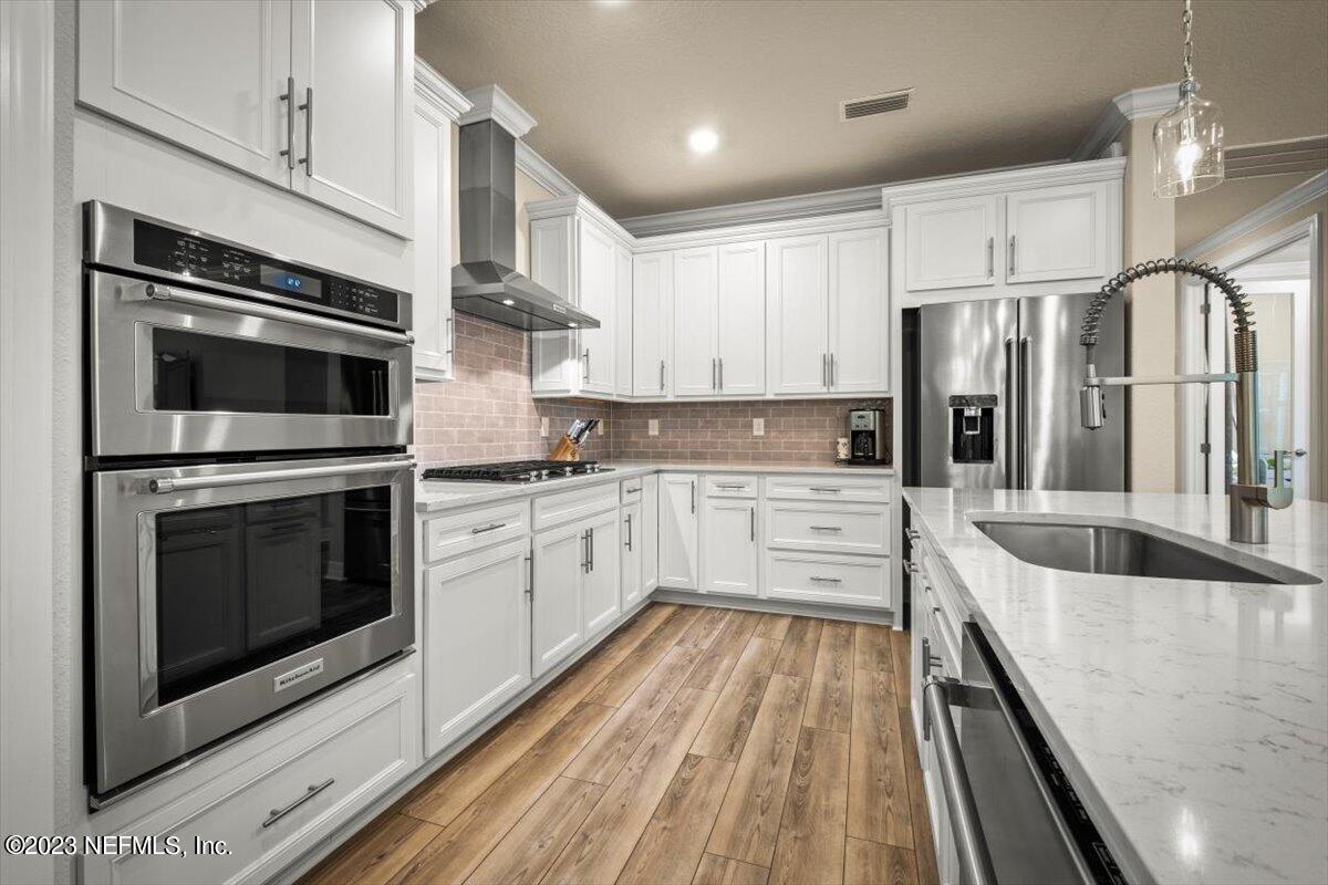 225 WOODGATE Drive