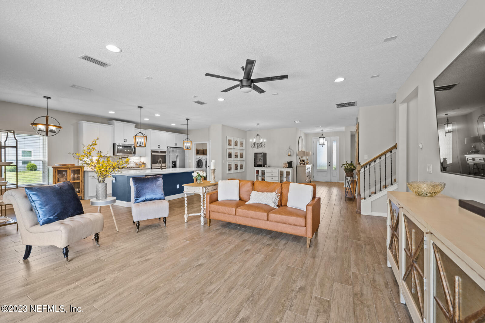 29 LUMEN Court