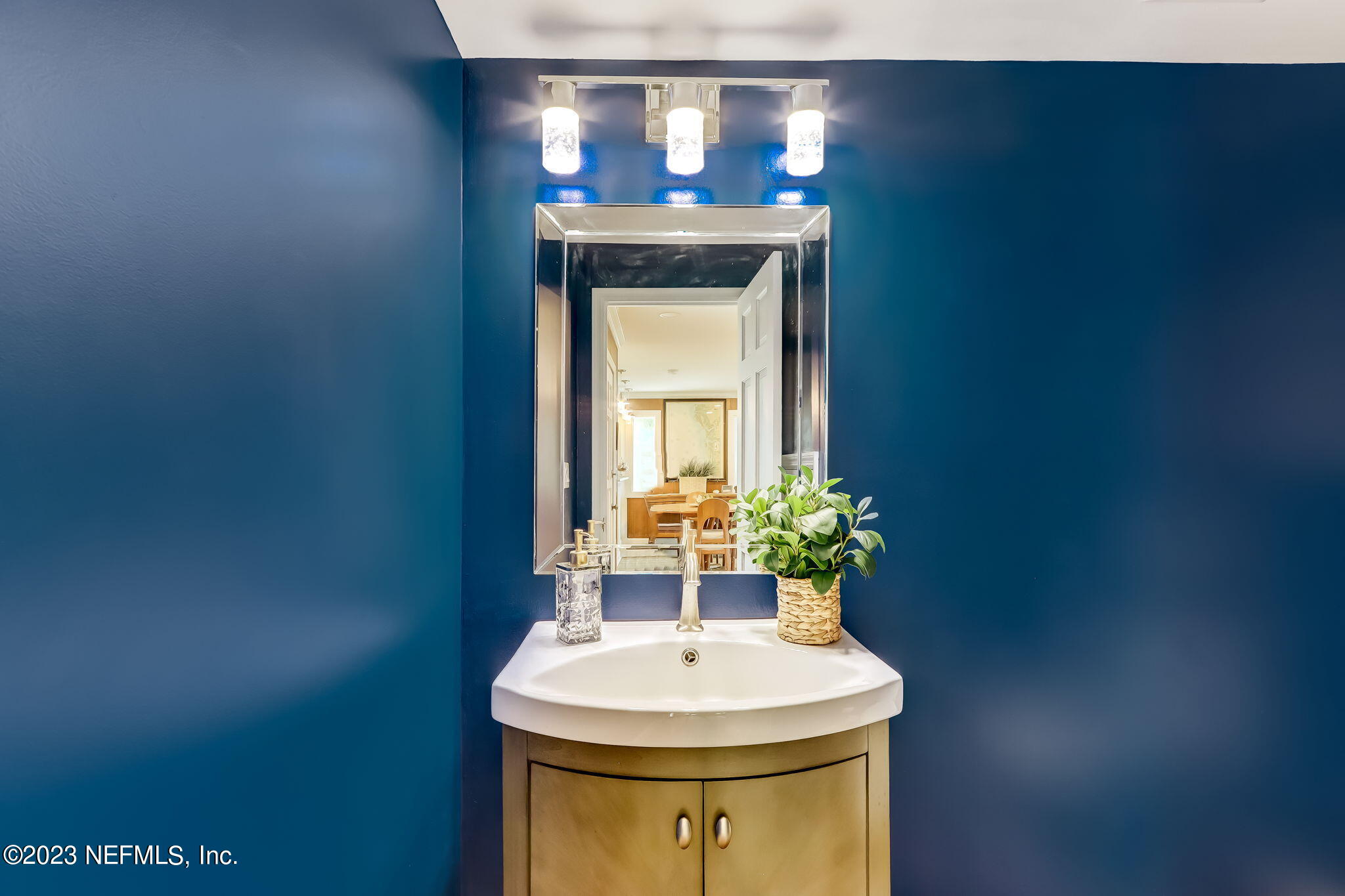 2478 S FLETCHER Avenue