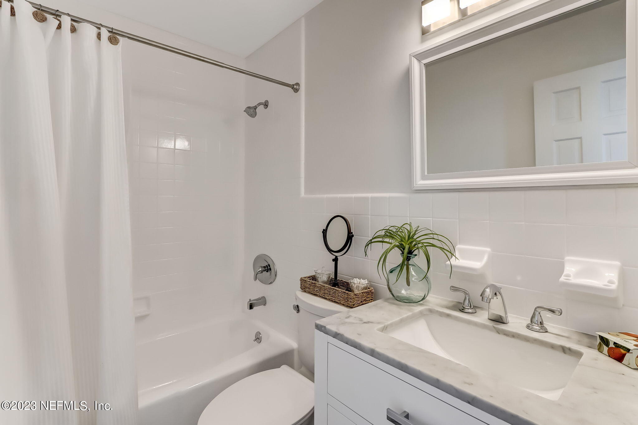 2478 S FLETCHER Avenue