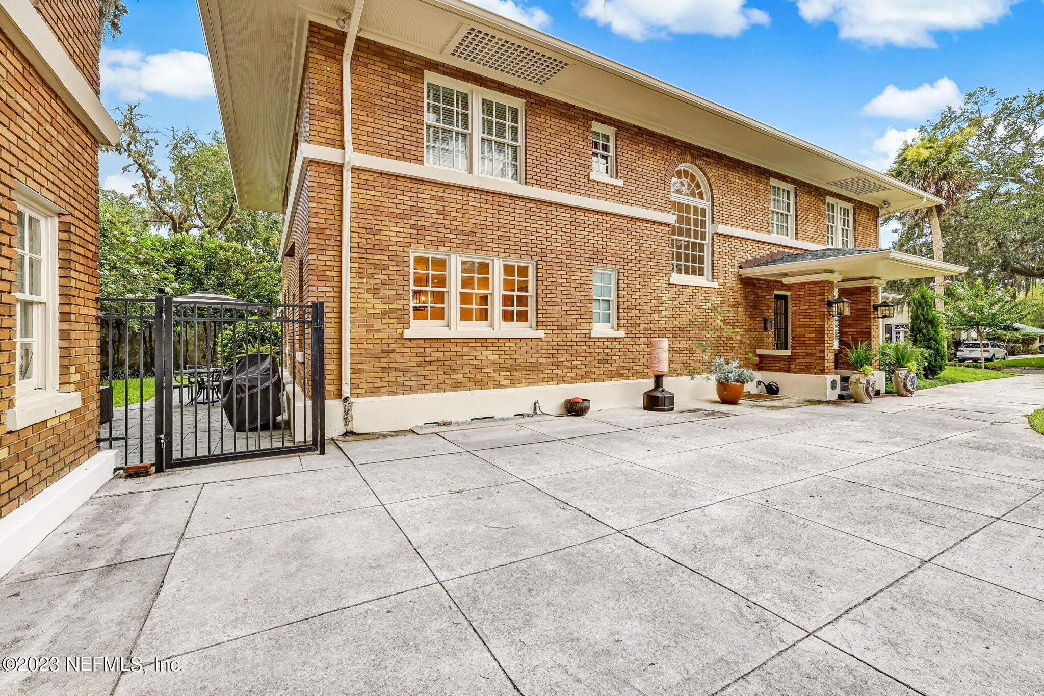 1845 ELIZABETH Place