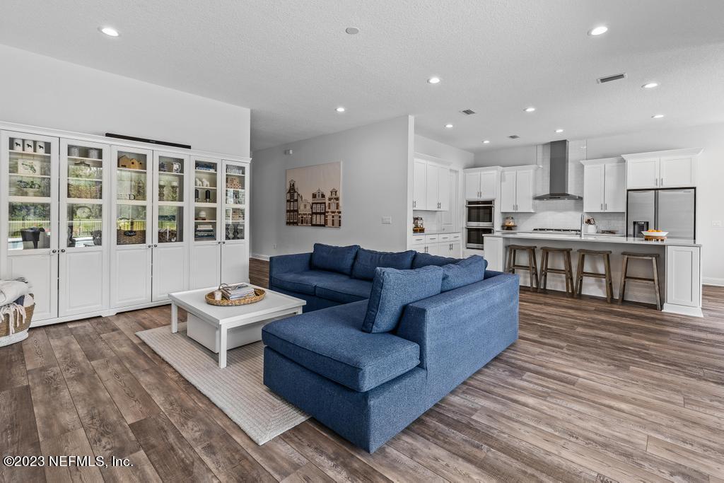 660 SILVER PINE Drive