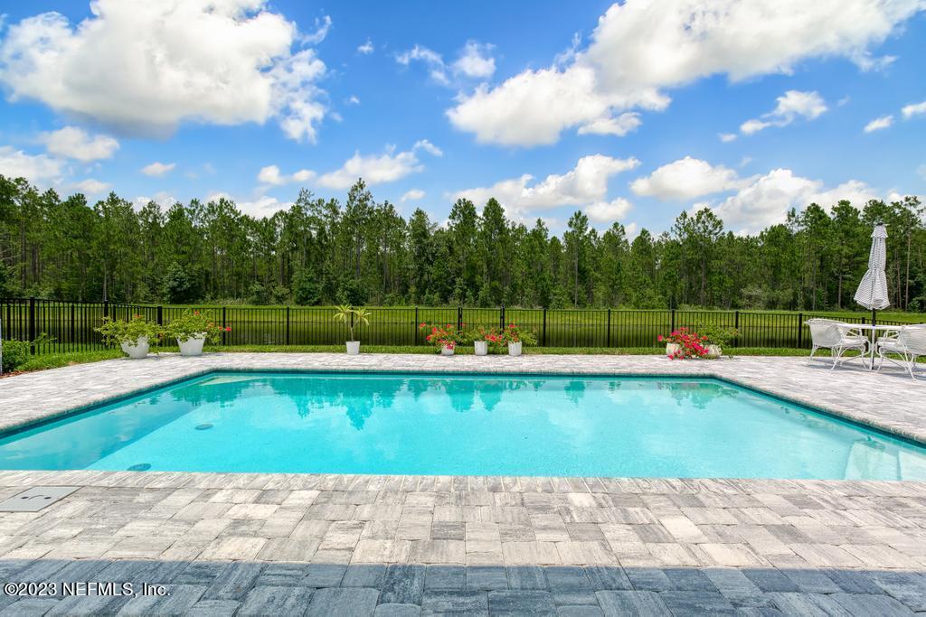 660 SILVER PINE Drive