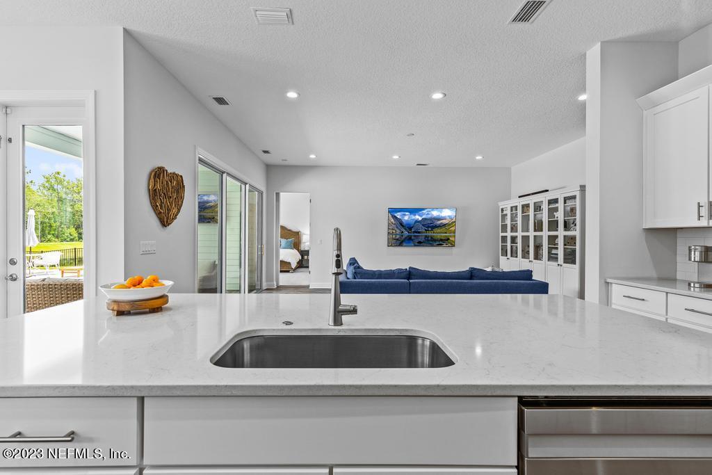 660 SILVER PINE Drive