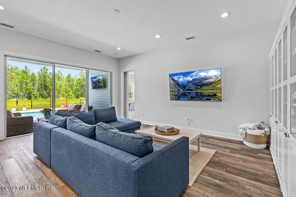 660 SILVER PINE Drive