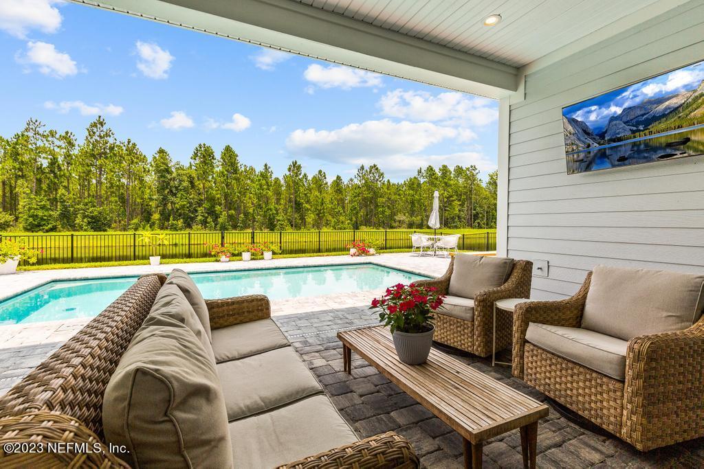 660 SILVER PINE Drive