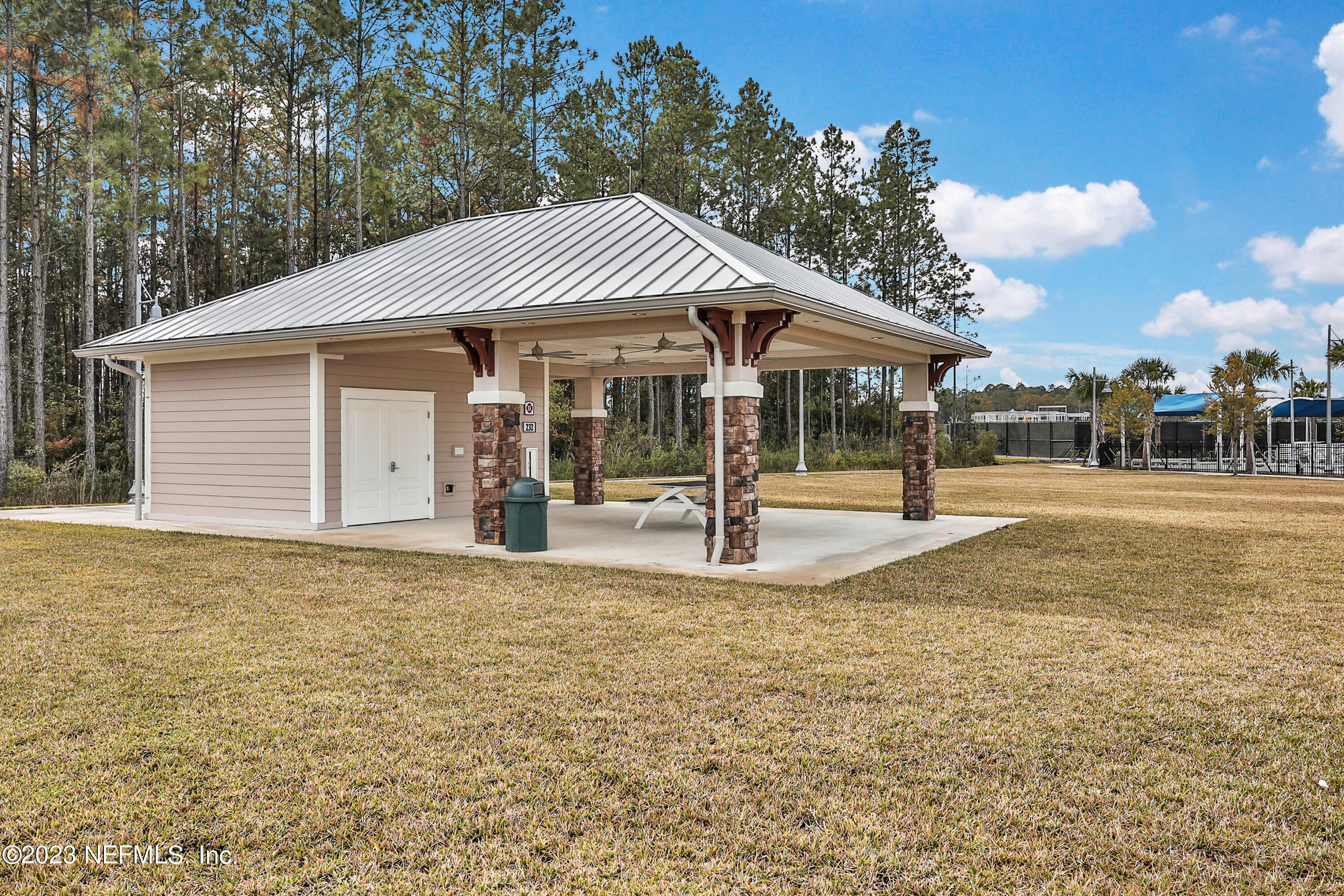 660 SILVER PINE Drive