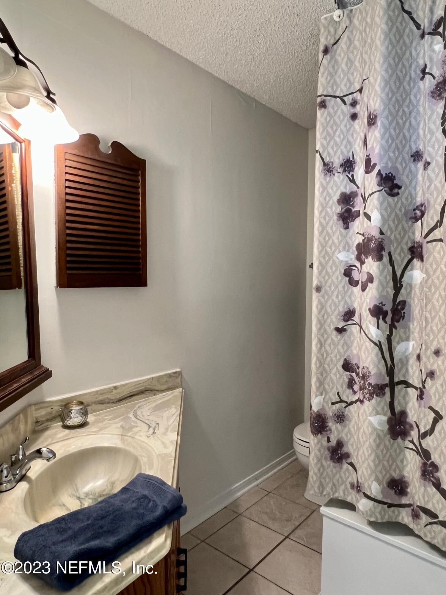 1157 W ROMAINE Circle