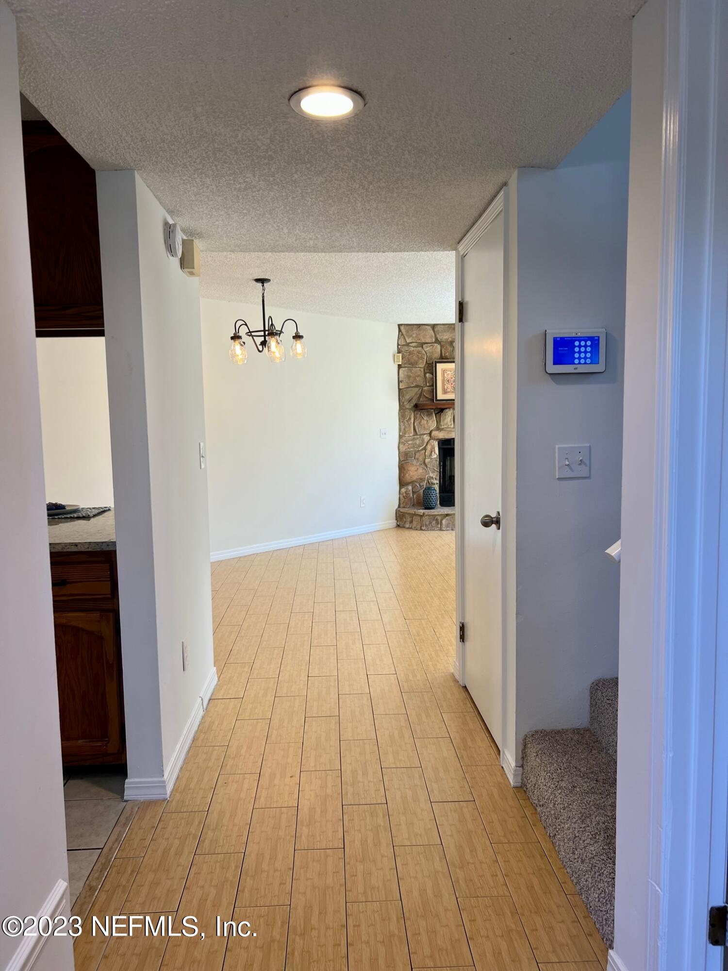 1157 W ROMAINE Circle