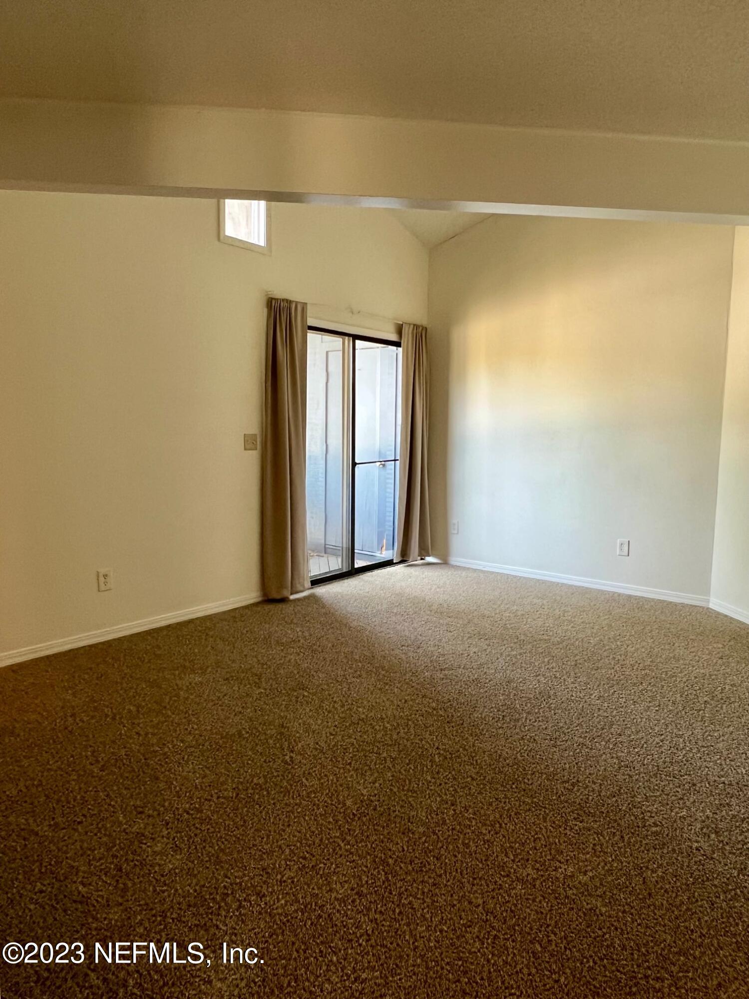 1157 W ROMAINE Circle