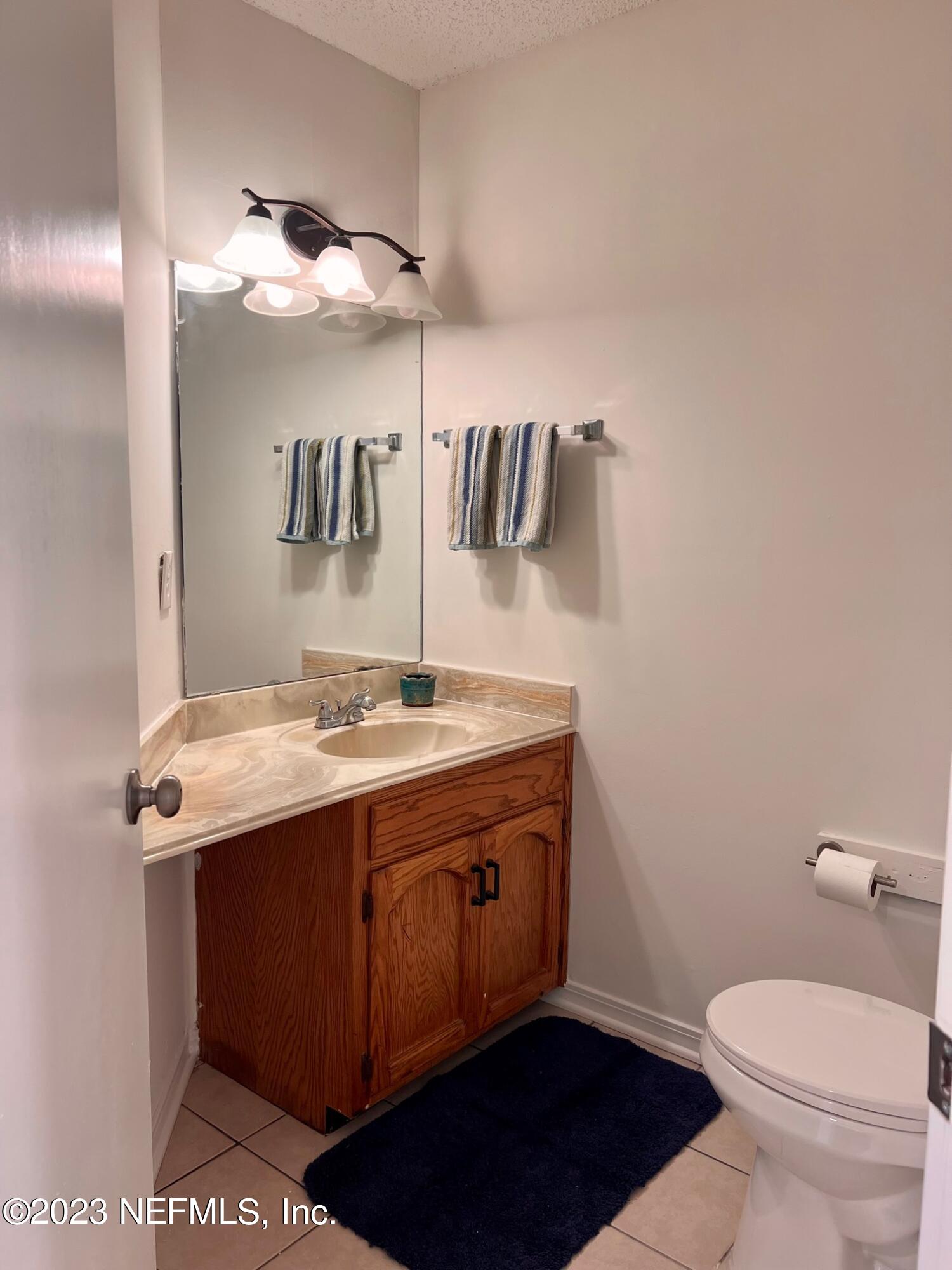 1157 W ROMAINE Circle