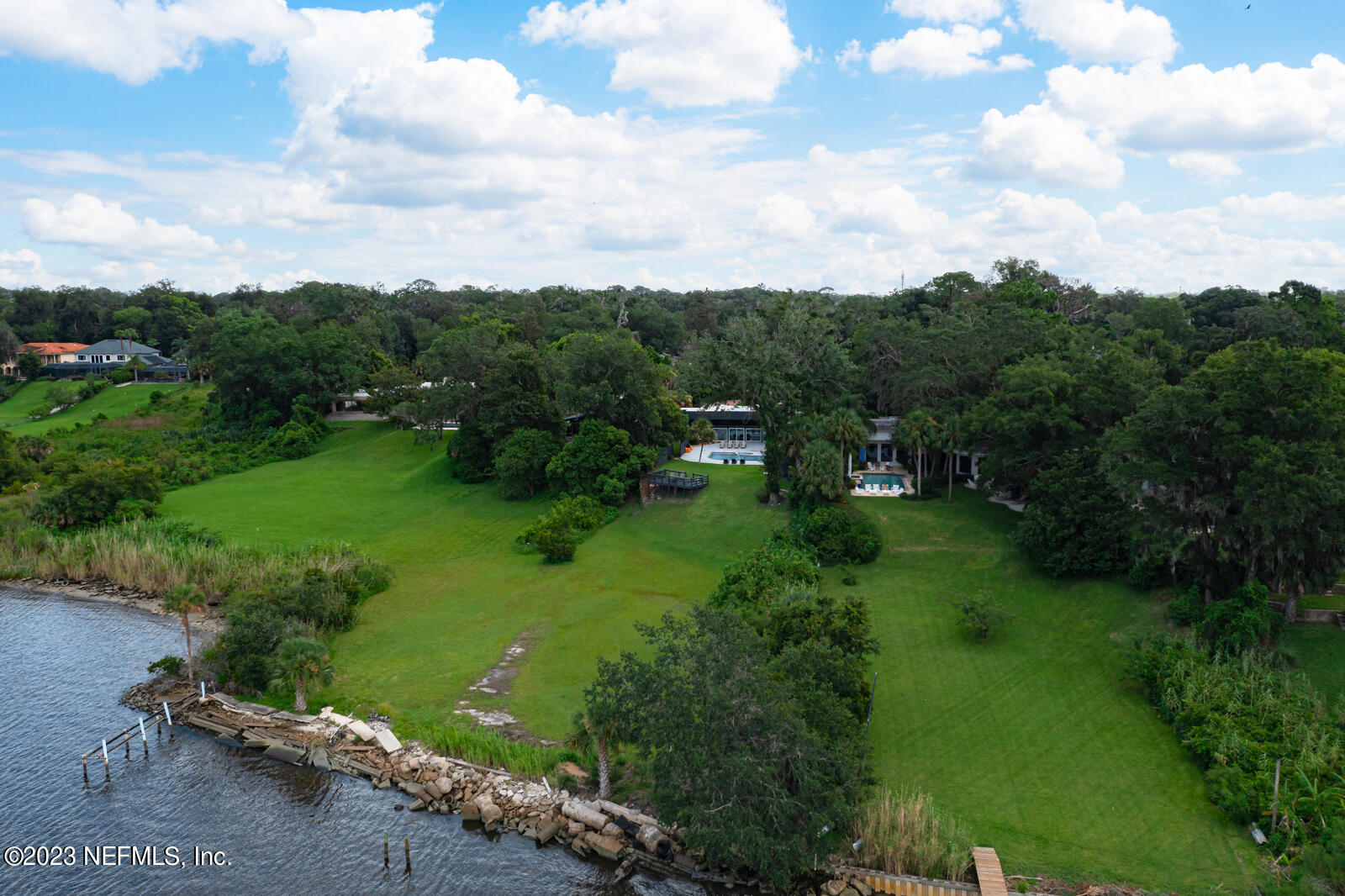 1624 RIVER BLUFF Road N