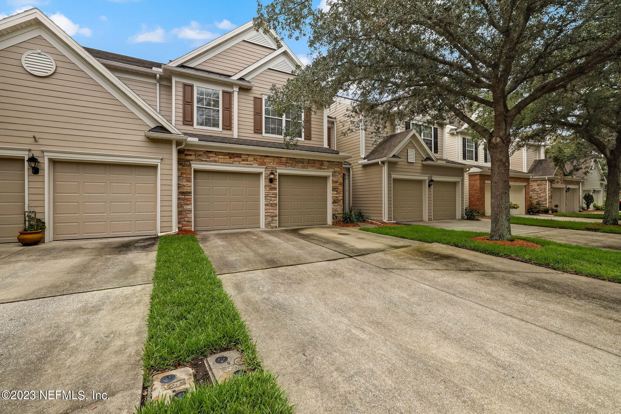 11218 CASTLEMAIN Circle N