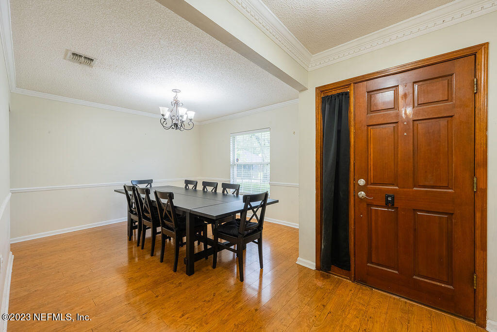 1585 CRABAPPLE COVE Court N