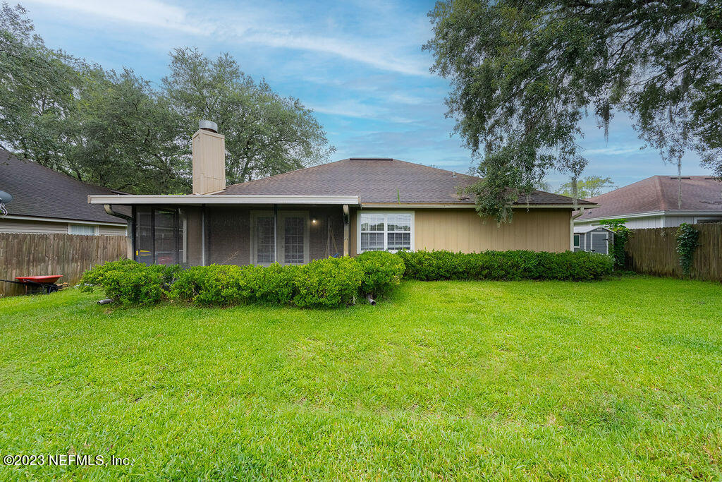 1585 CRABAPPLE COVE Court N
