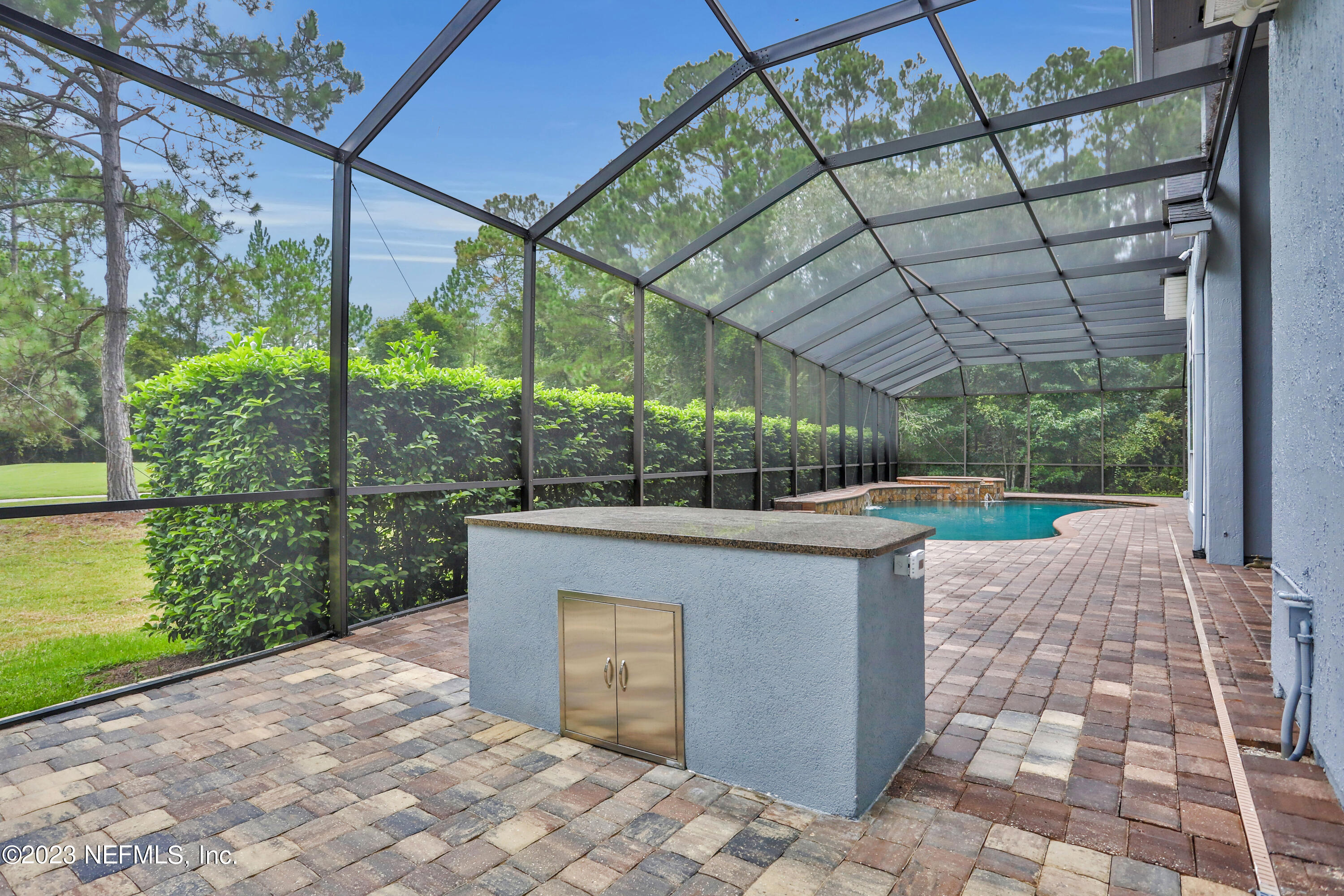 1885 FOREST GLEN Way