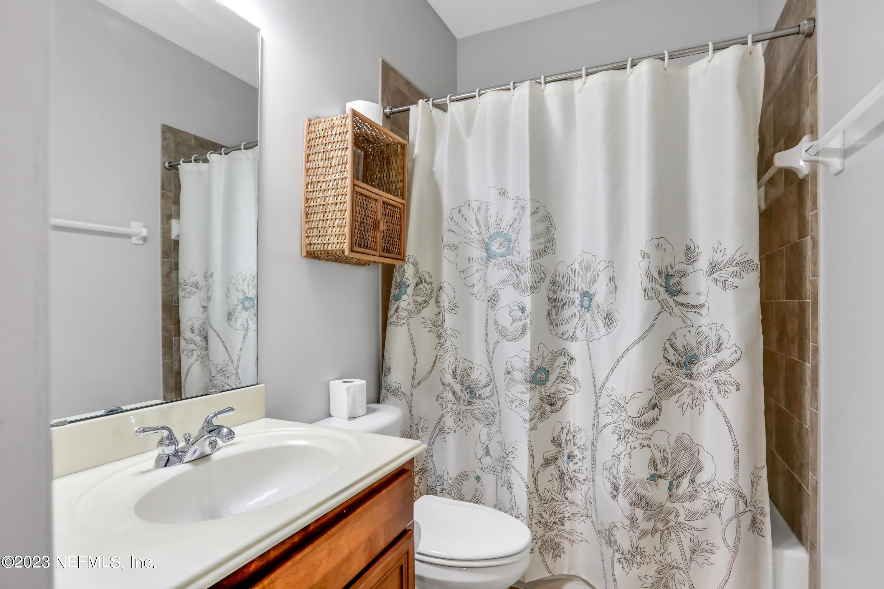 1885 FOREST GLEN Way