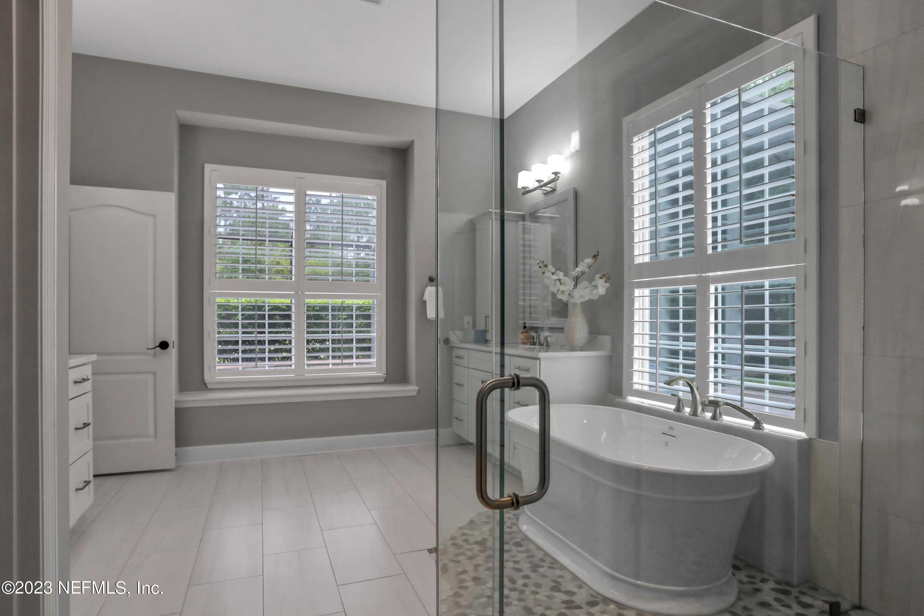 1885 FOREST GLEN Way