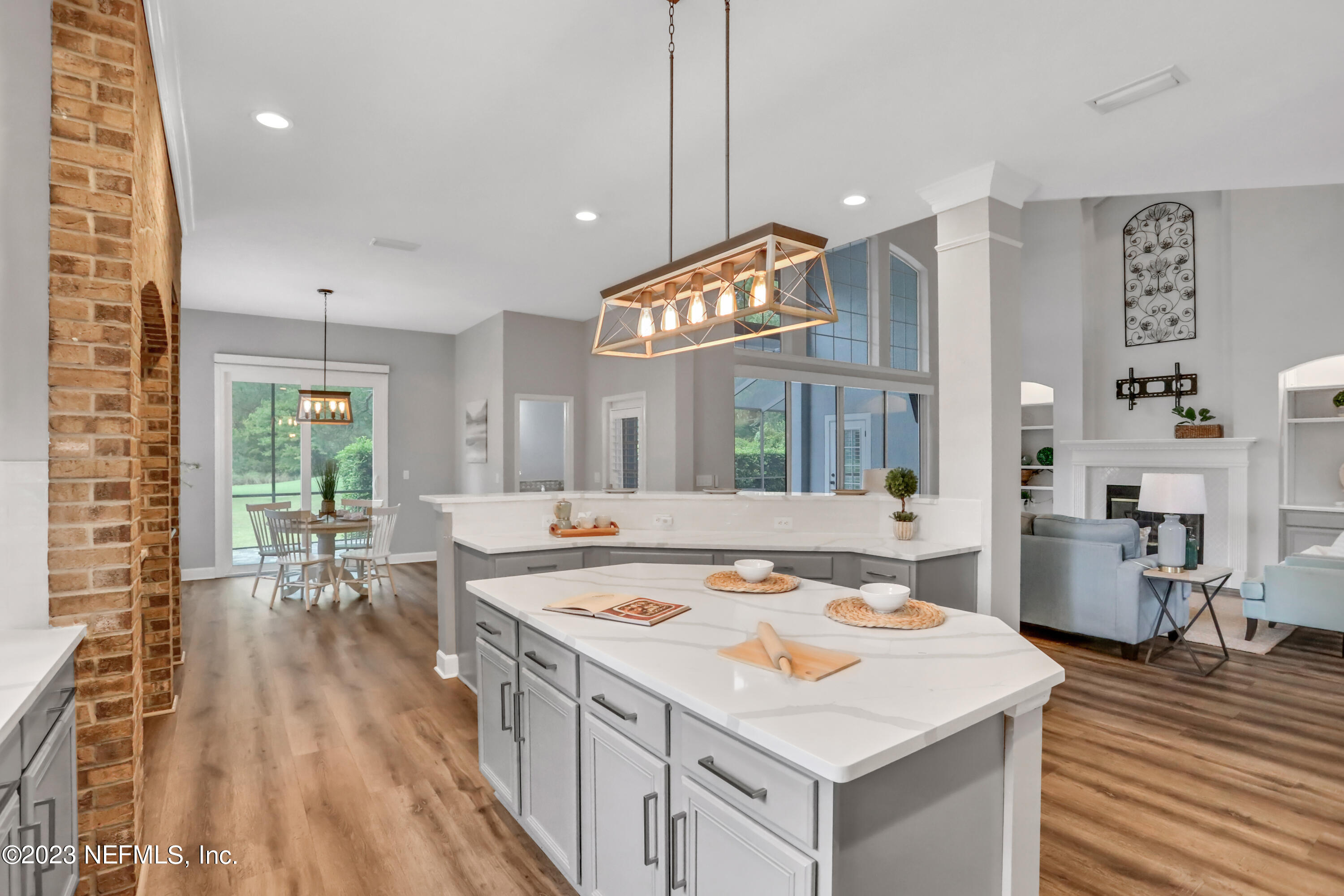 1885 FOREST GLEN Way