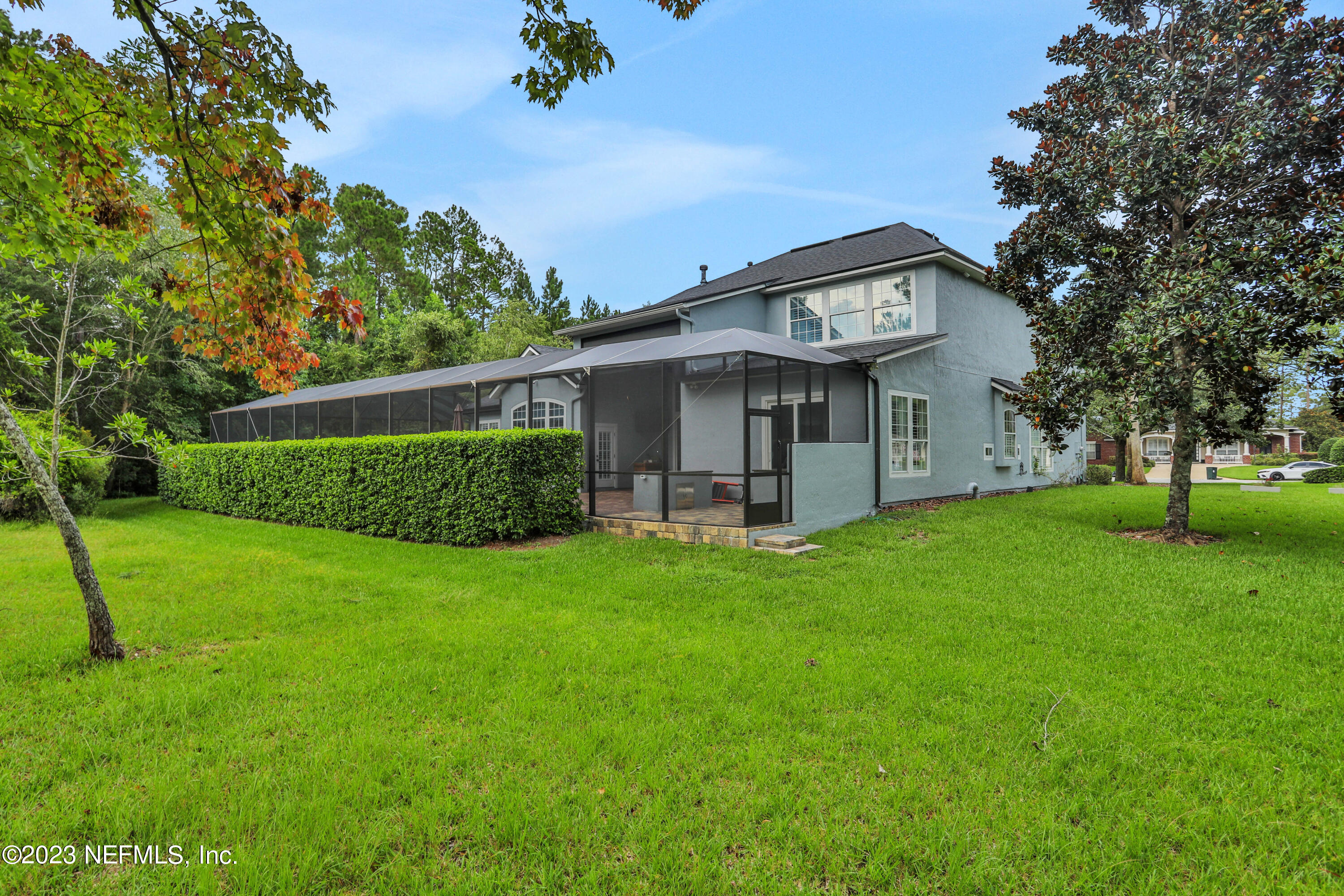 1885 FOREST GLEN Way