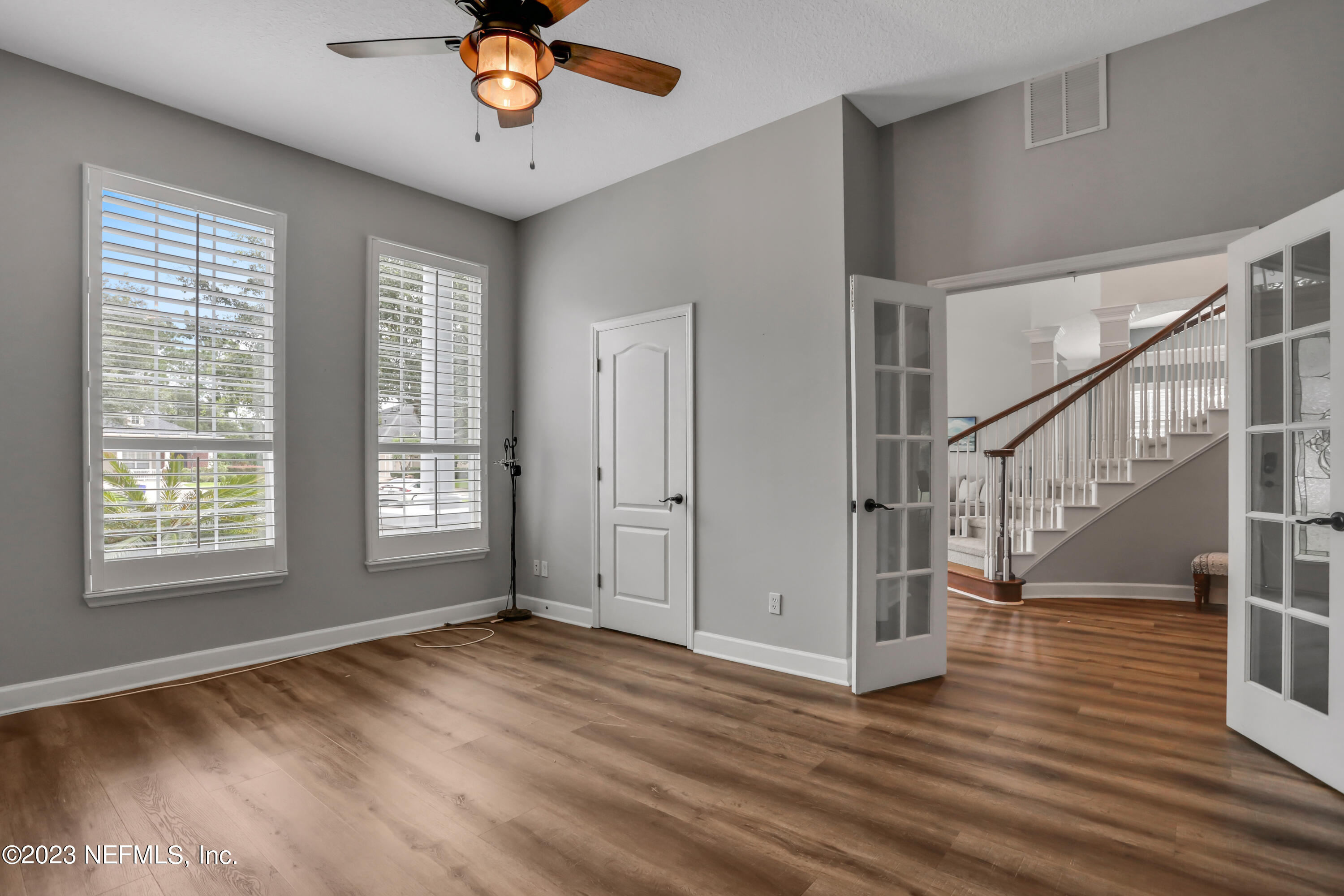 1885 FOREST GLEN Way