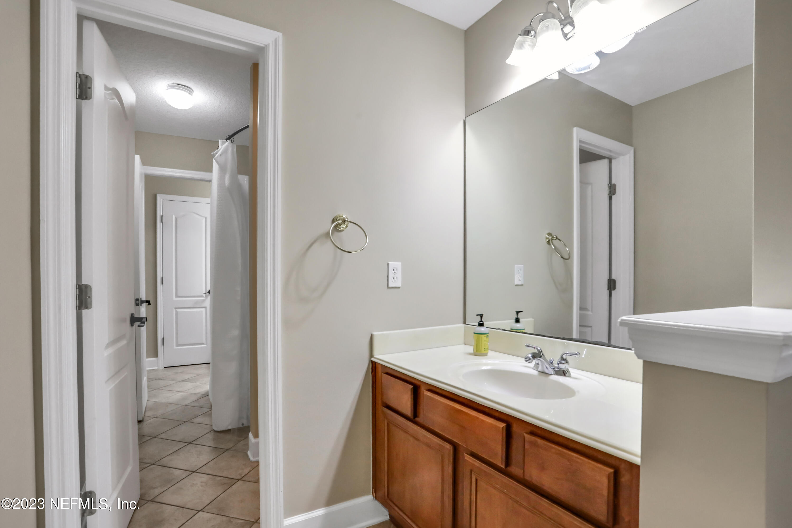 1885 FOREST GLEN Way