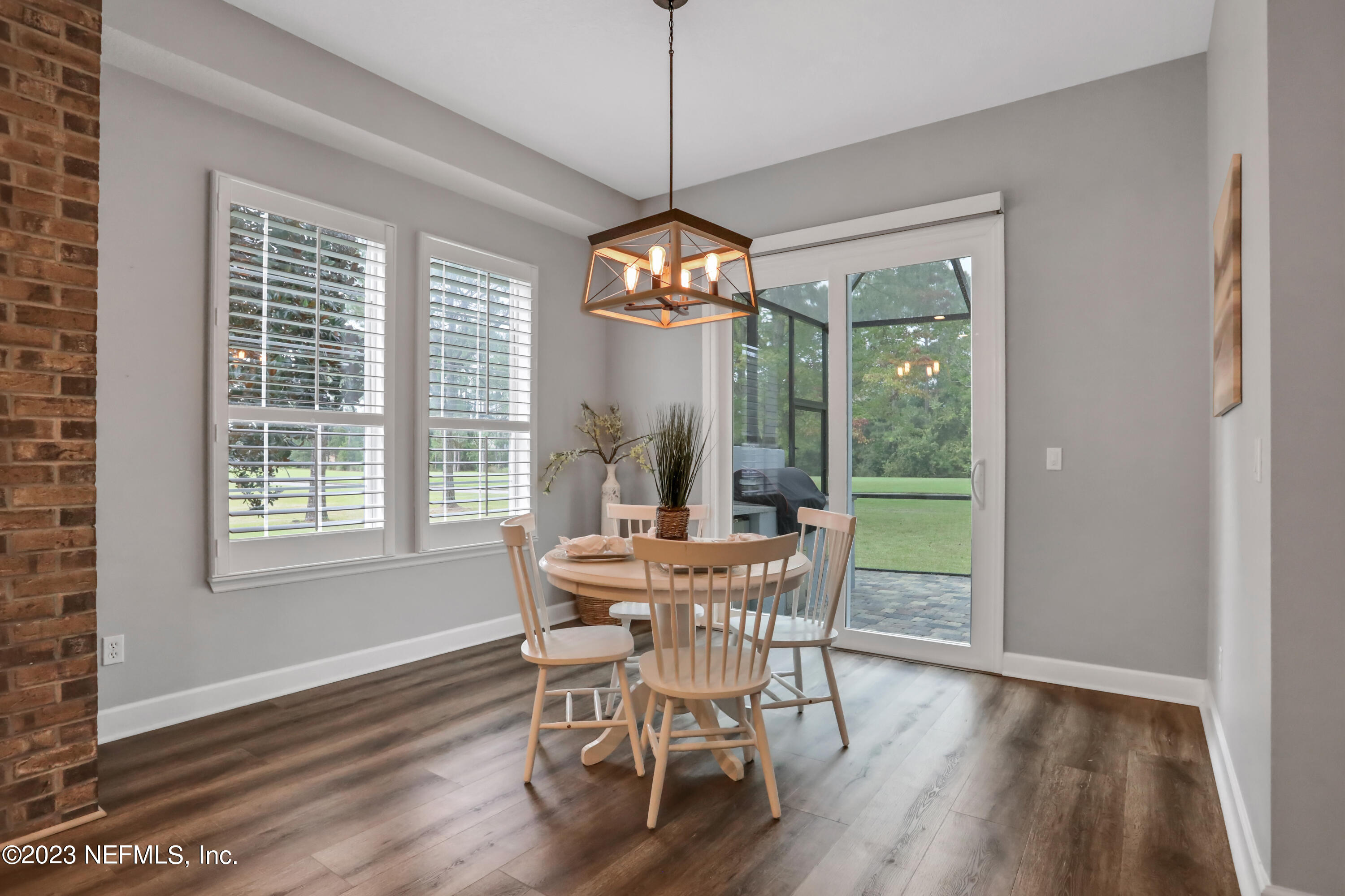 1885 FOREST GLEN Way