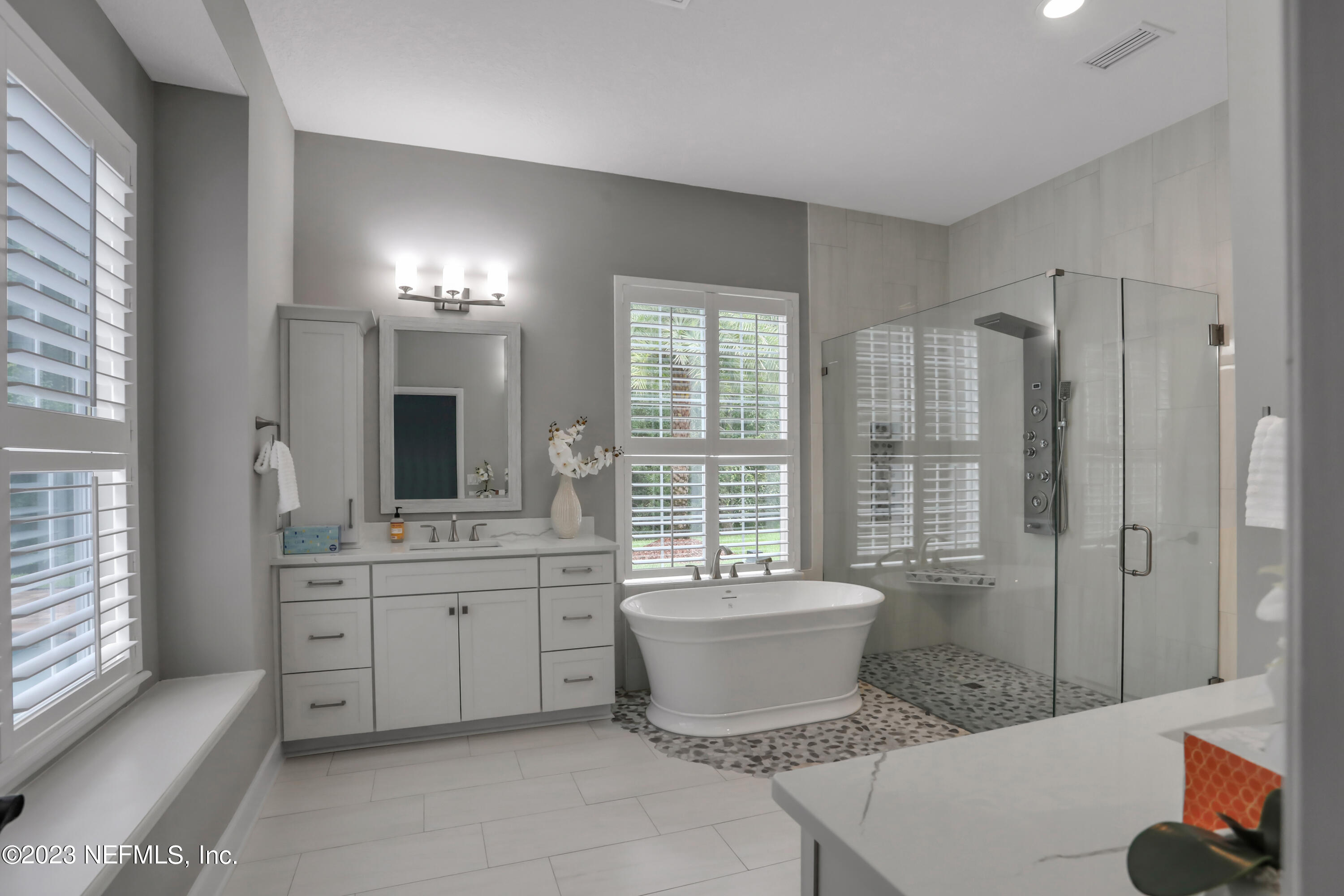 1885 FOREST GLEN Way