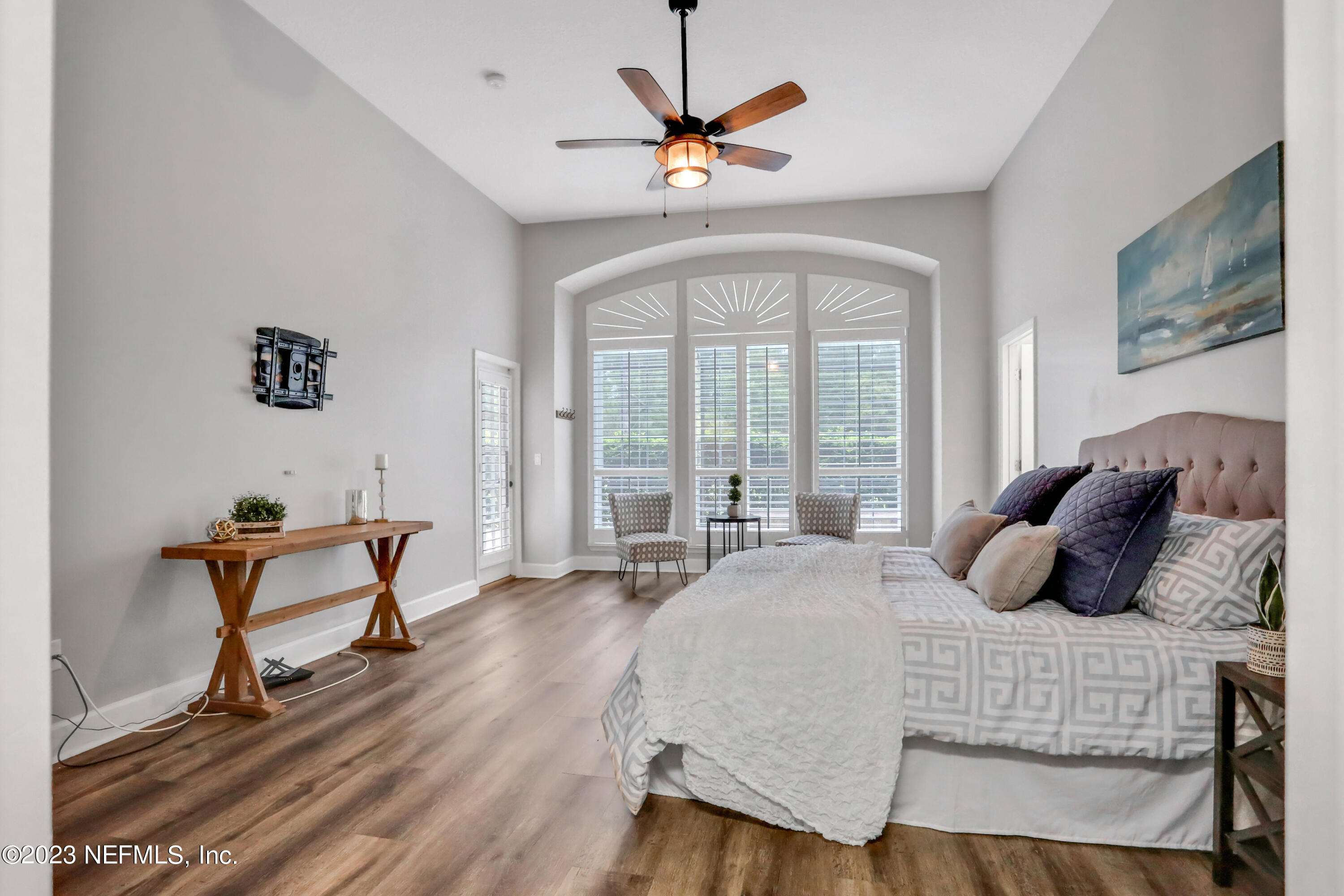 1885 FOREST GLEN Way