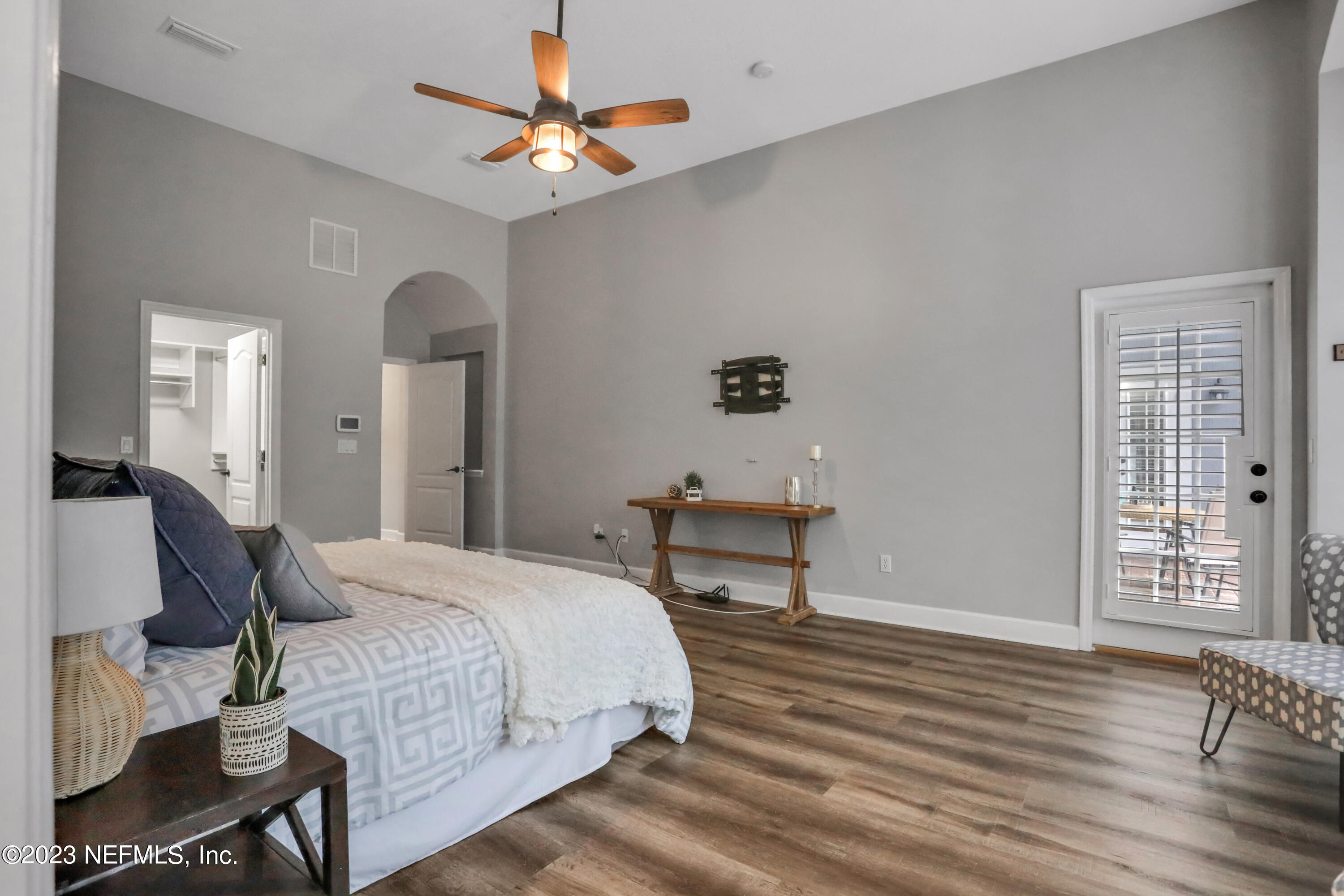 1885 FOREST GLEN Way