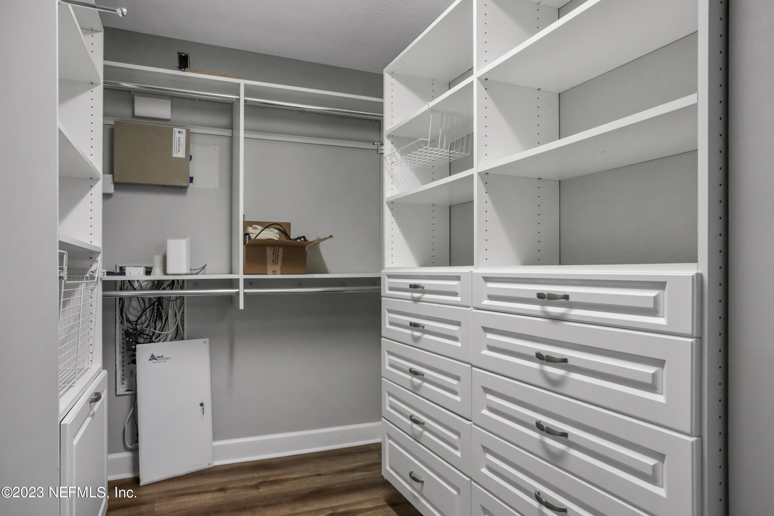 1885 FOREST GLEN Way