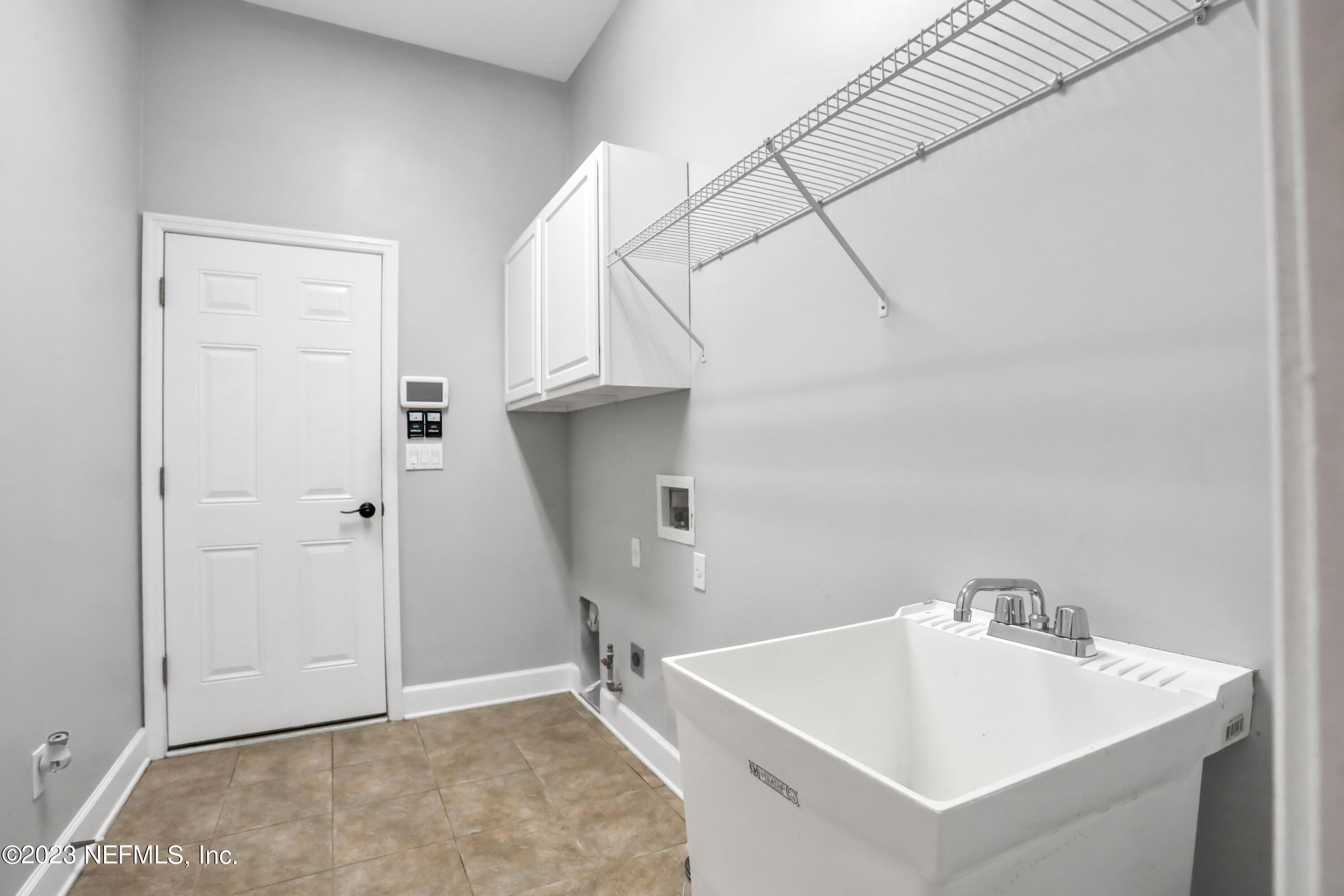 1885 FOREST GLEN Way