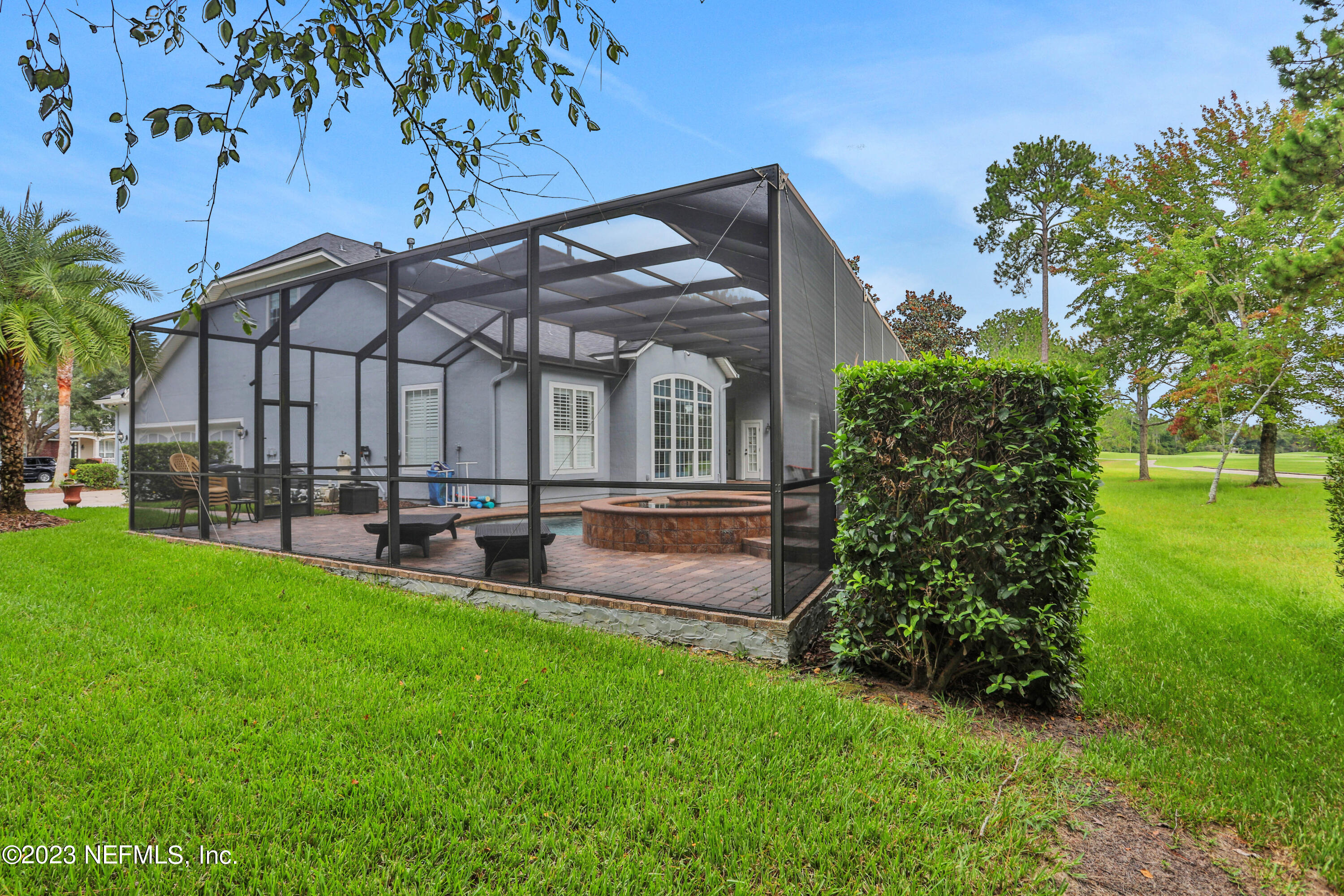 1885 FOREST GLEN Way