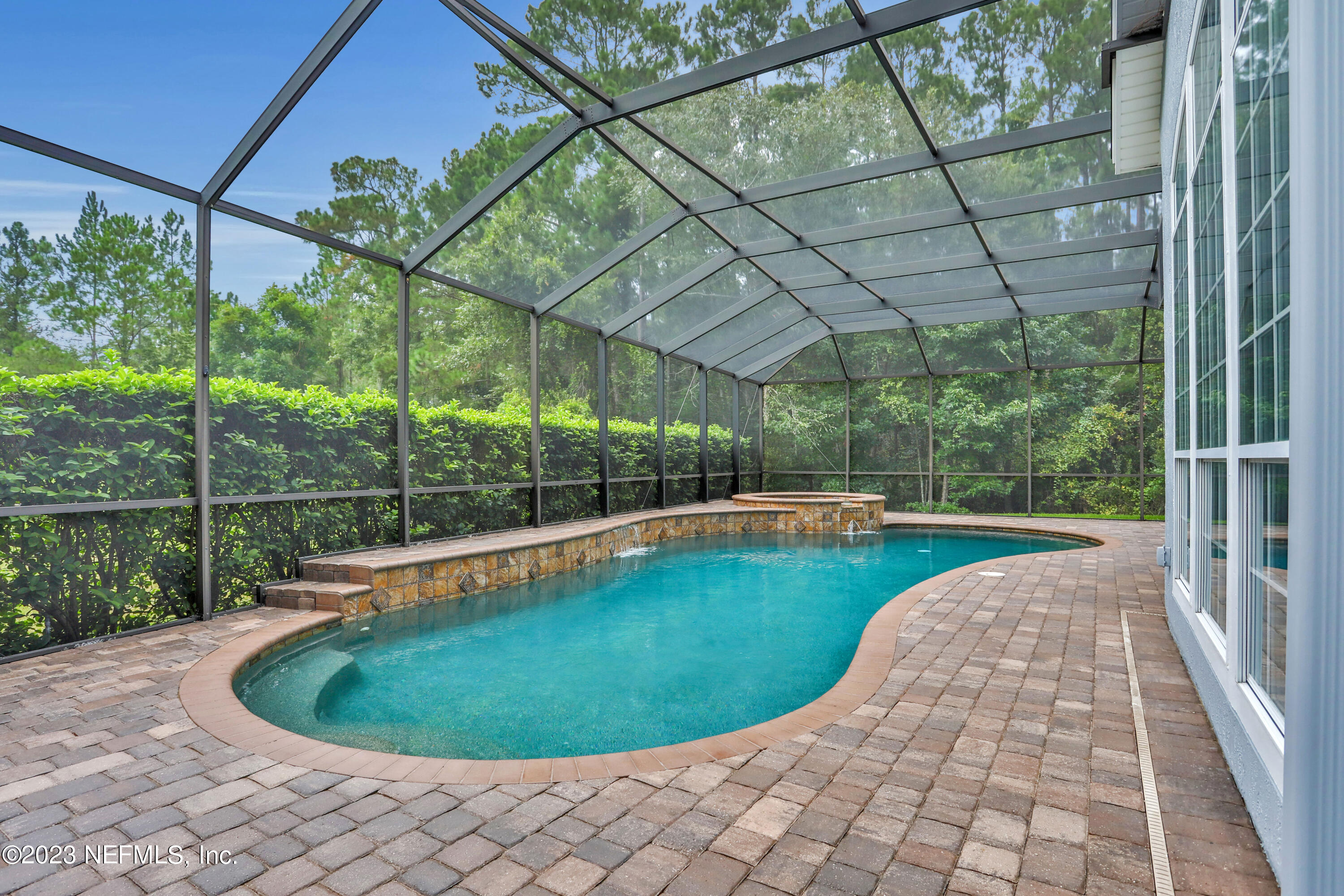 1885 FOREST GLEN Way