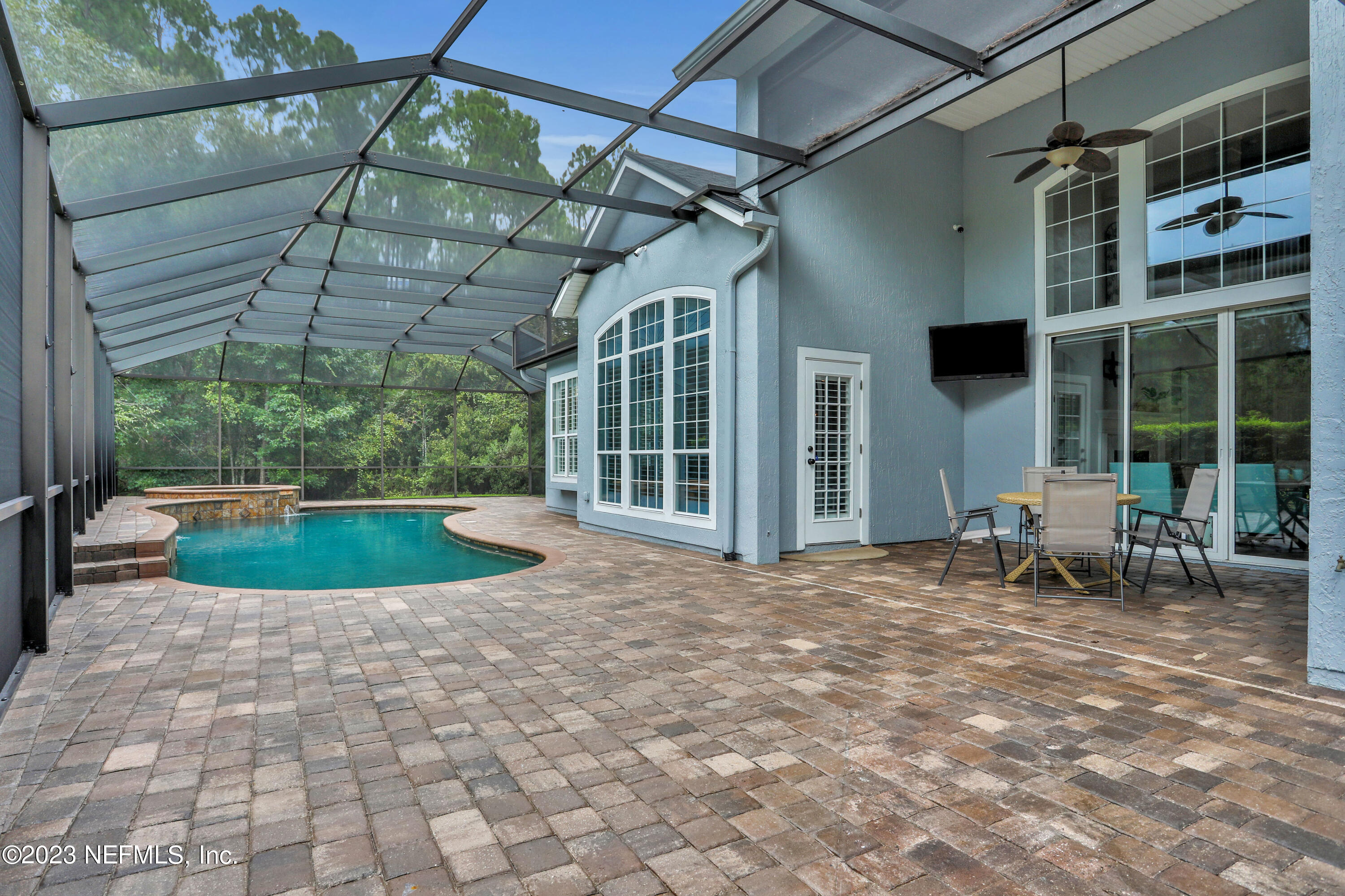 1885 FOREST GLEN Way