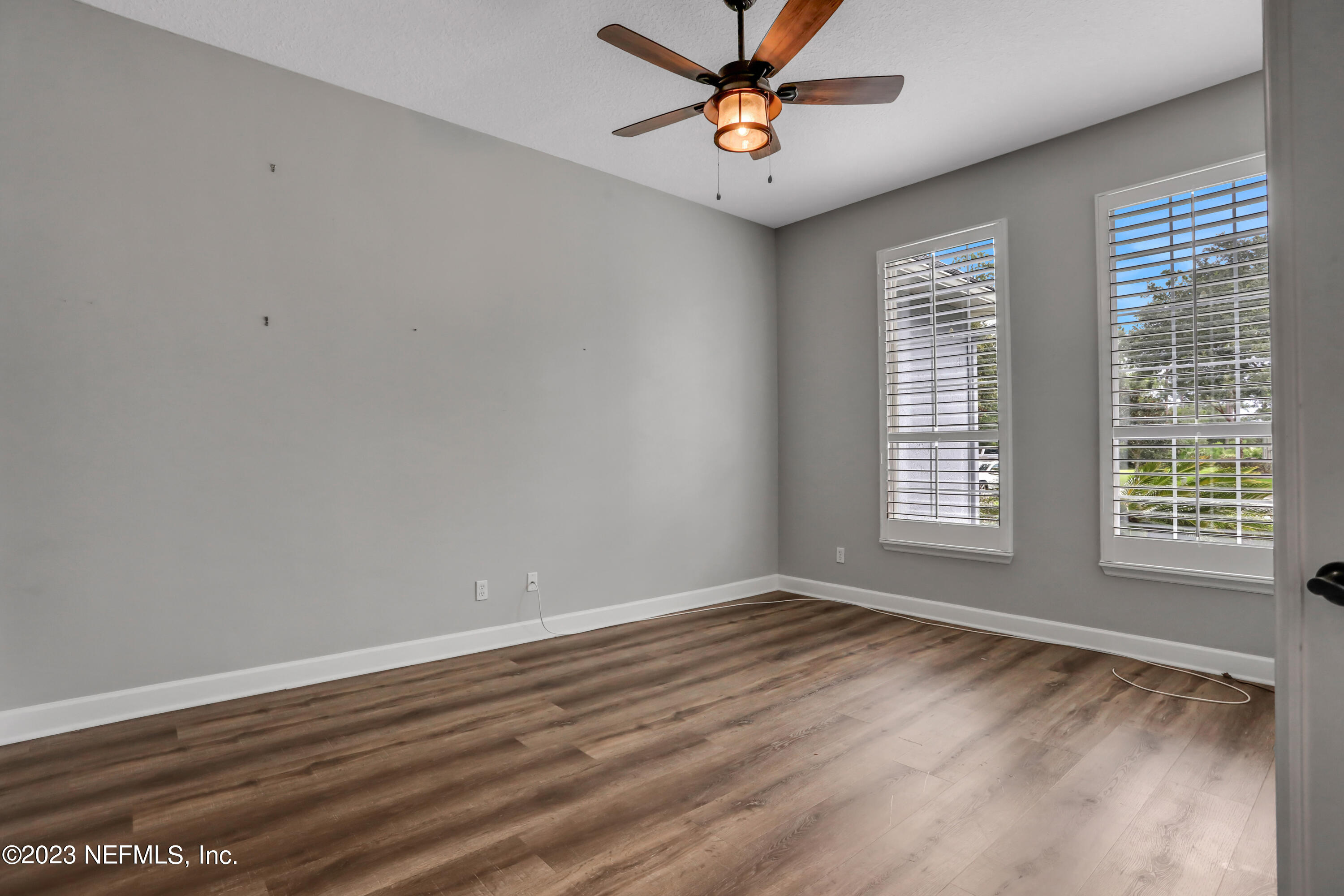 1885 FOREST GLEN Way