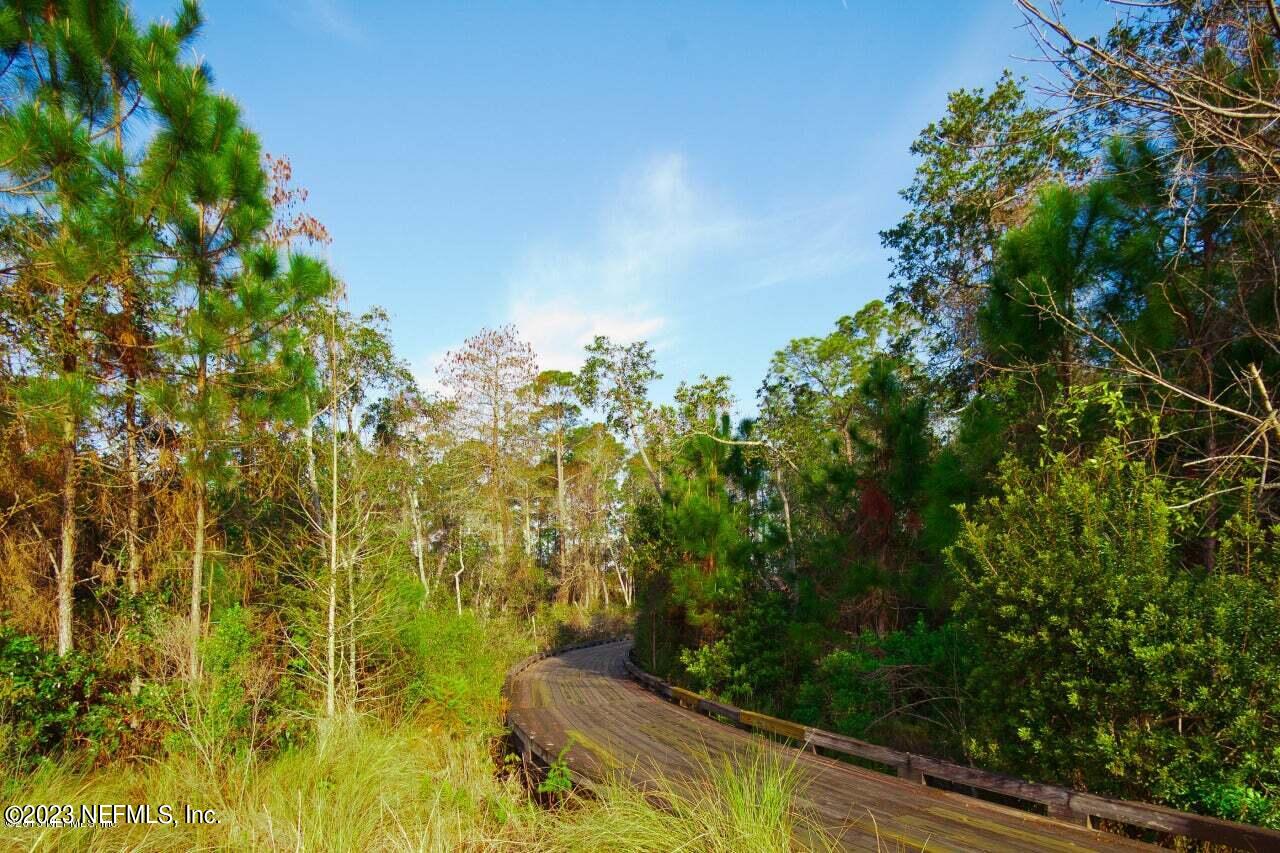 1885 FOREST GLEN Way