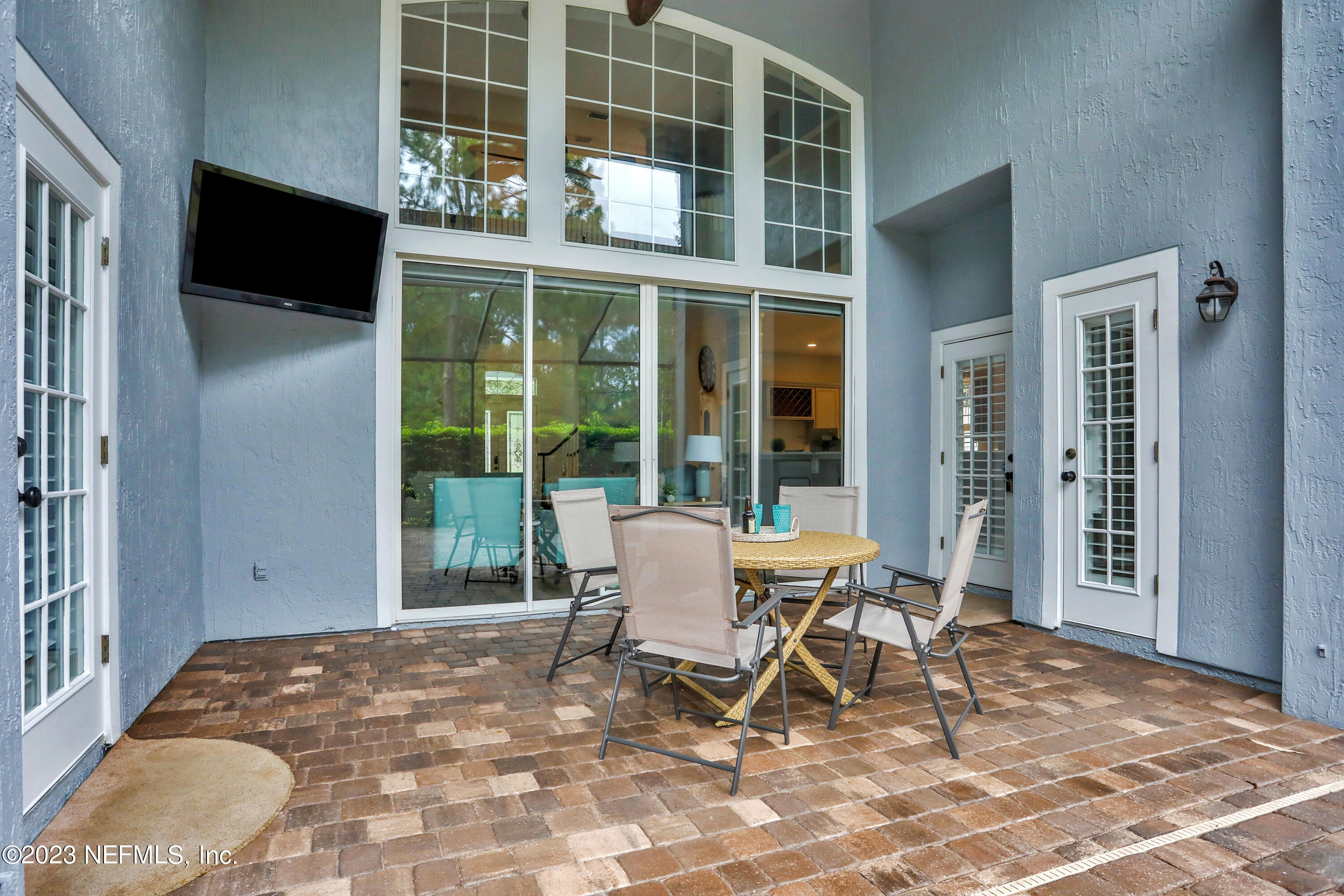 1885 FOREST GLEN Way