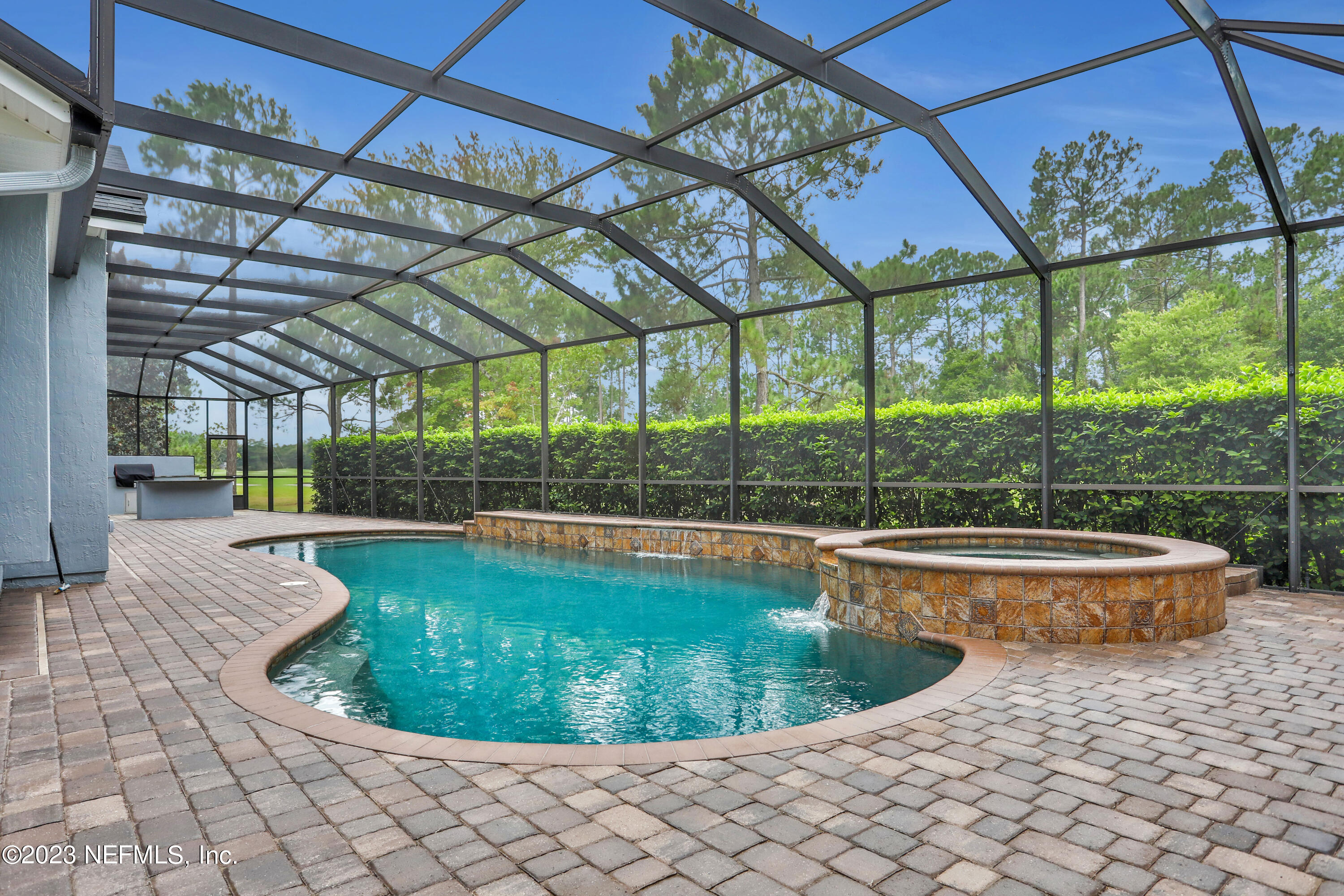 1885 FOREST GLEN Way