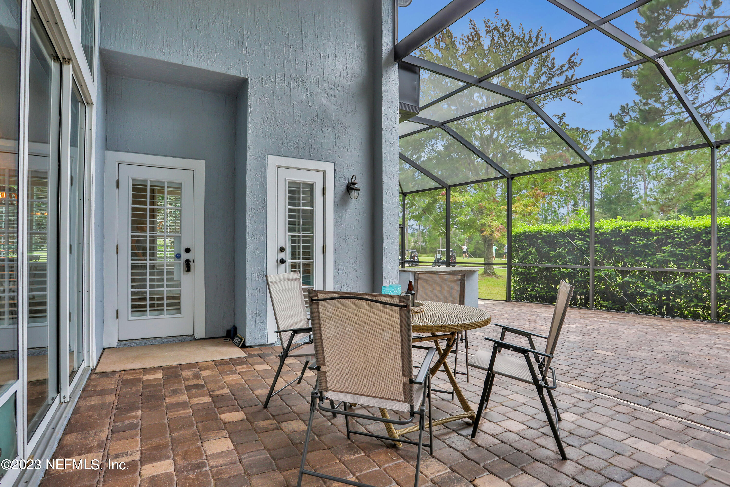 1885 FOREST GLEN Way