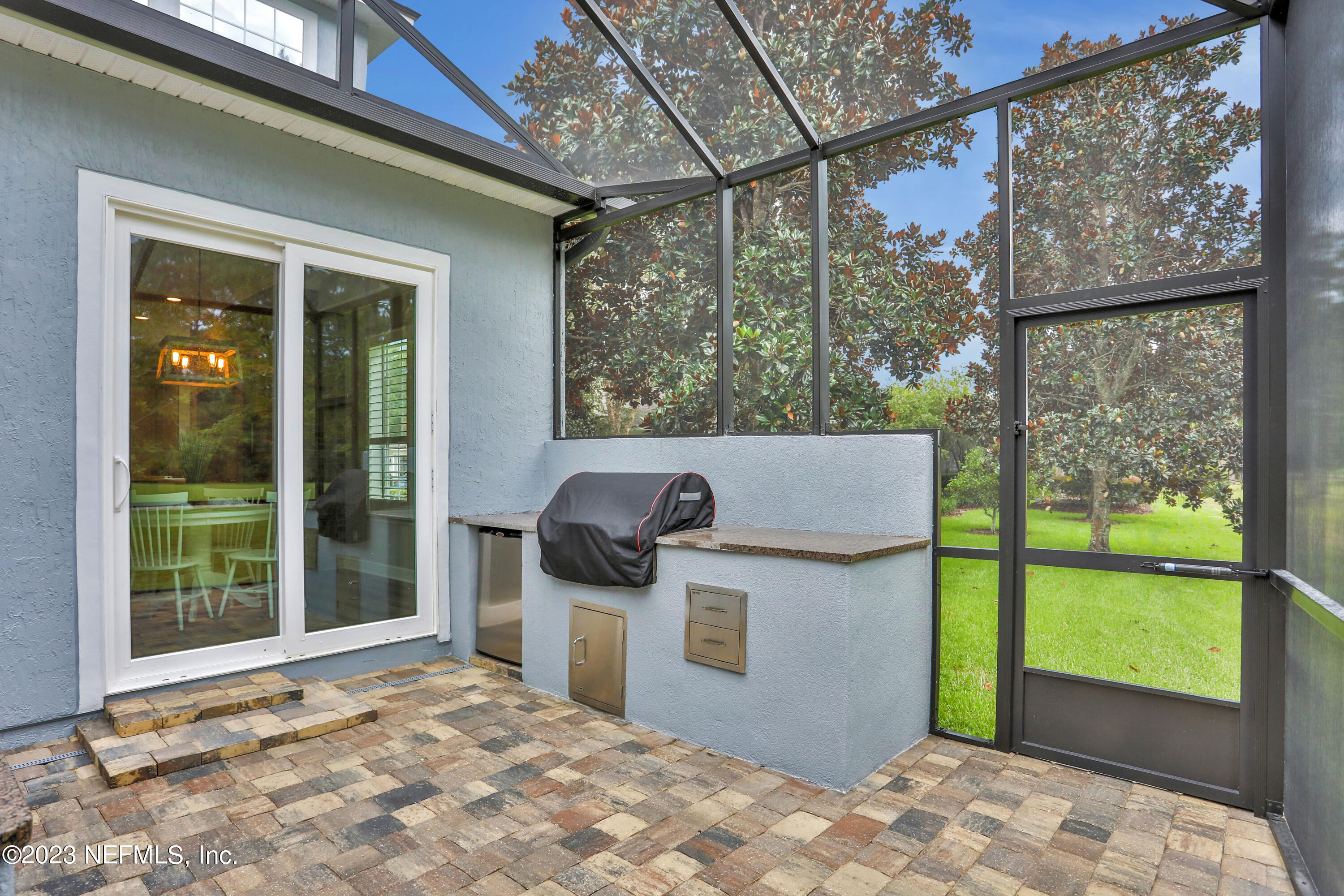 1885 FOREST GLEN Way