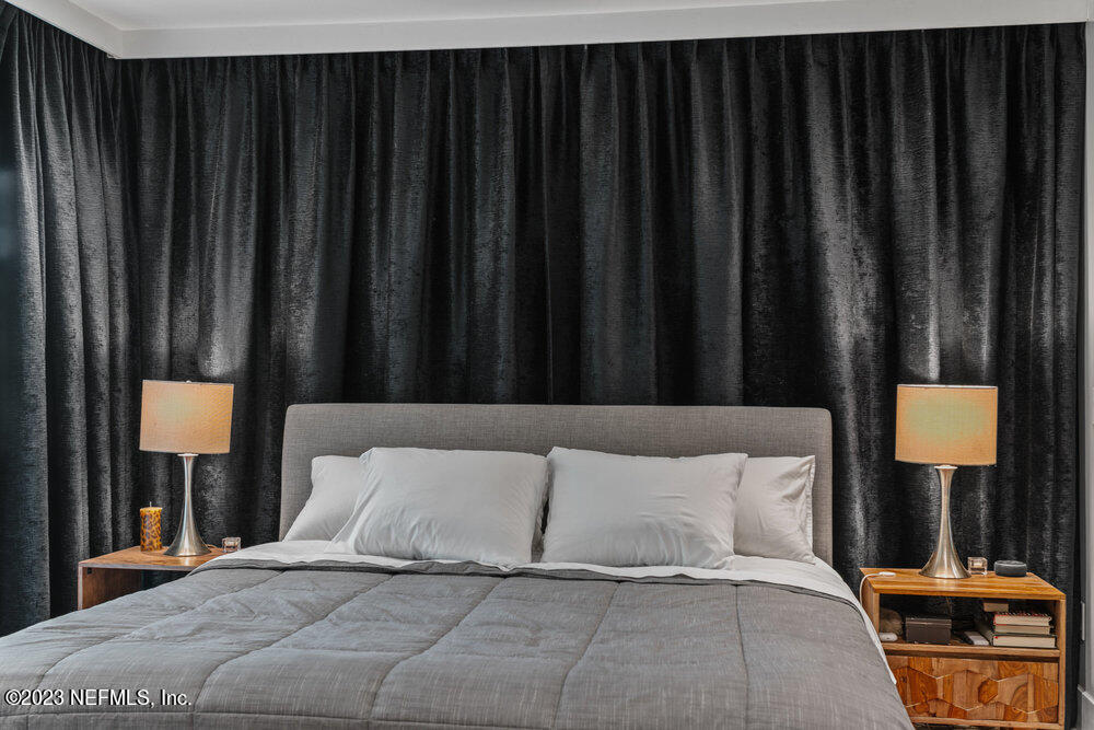 1701 THE GREENS Way, 1511